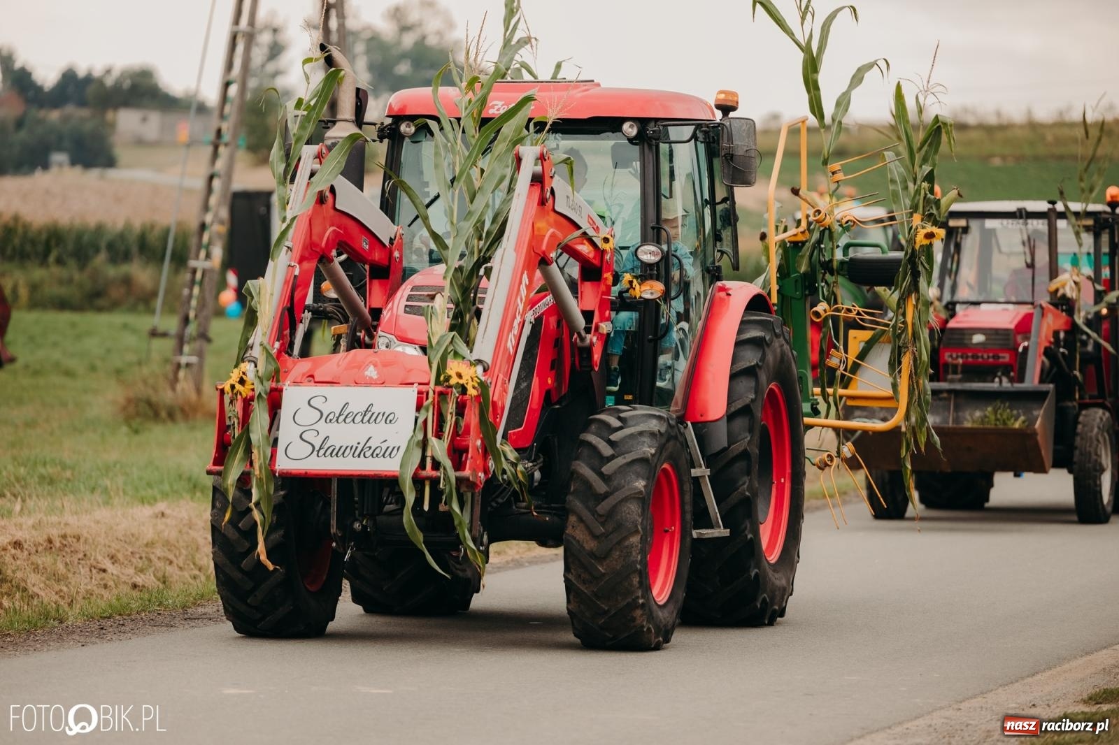 Zdjęcie w galerii na portalu naszraciborz.pl: Dożynki gminy Rudnik w Ponięcicach - korowód i otwarcie świetlicy wiadomości z regionu