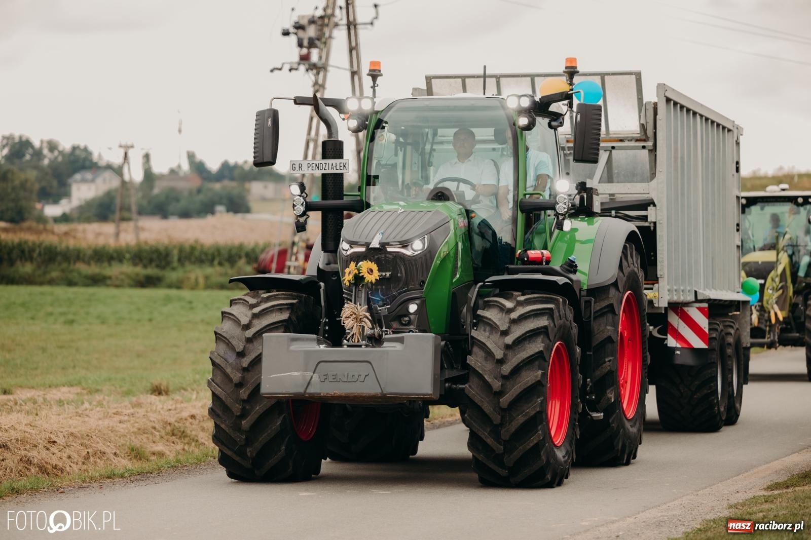 Zdjęcie w galerii na portalu naszraciborz.pl: Dożynki gminy Rudnik w Ponięcicach - korowód i otwarcie świetlicy wiadomości z regionu