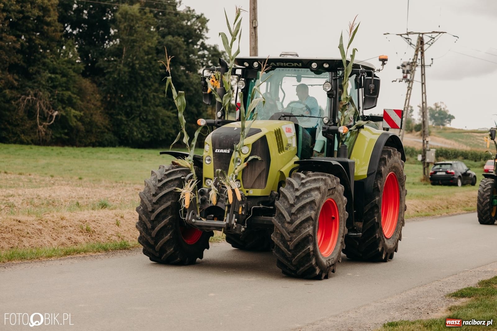 Zdjęcie w galerii na portalu naszraciborz.pl: Dożynki gminy Rudnik w Ponięcicach - korowód i otwarcie świetlicy wiadomości z regionu