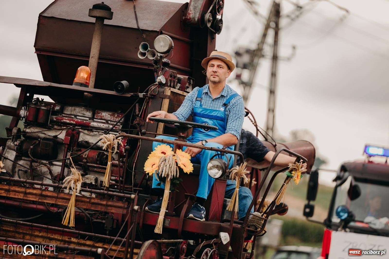 Zdjęcie w galerii na portalu naszraciborz.pl: Dożynki gminy Rudnik w Ponięcicach - korowód i otwarcie świetlicy wiadomości z regionu