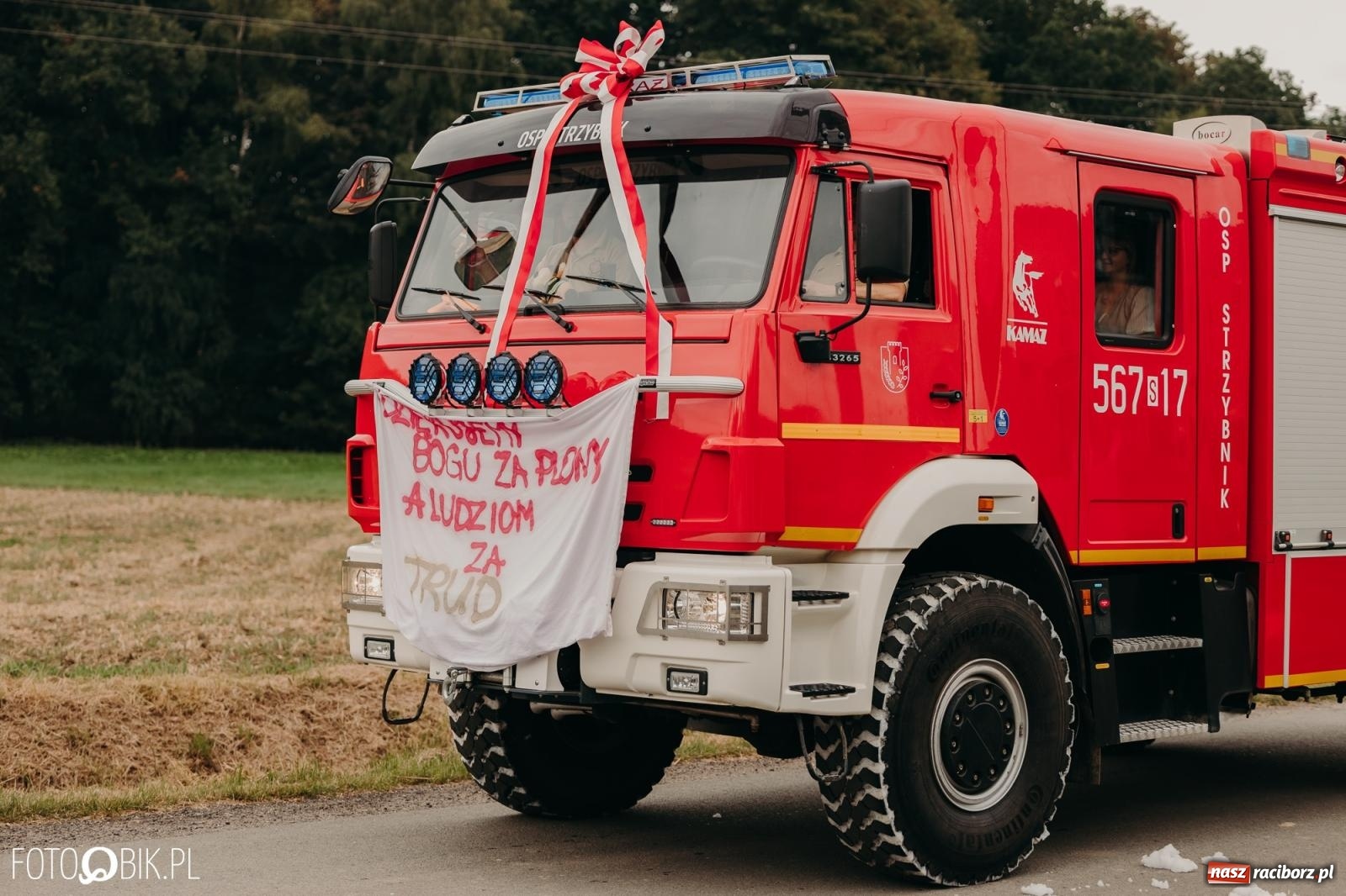 Zdjęcie w galerii na portalu naszraciborz.pl: Dożynki gminy Rudnik w Ponięcicach - korowód i otwarcie świetlicy wiadomości z regionu