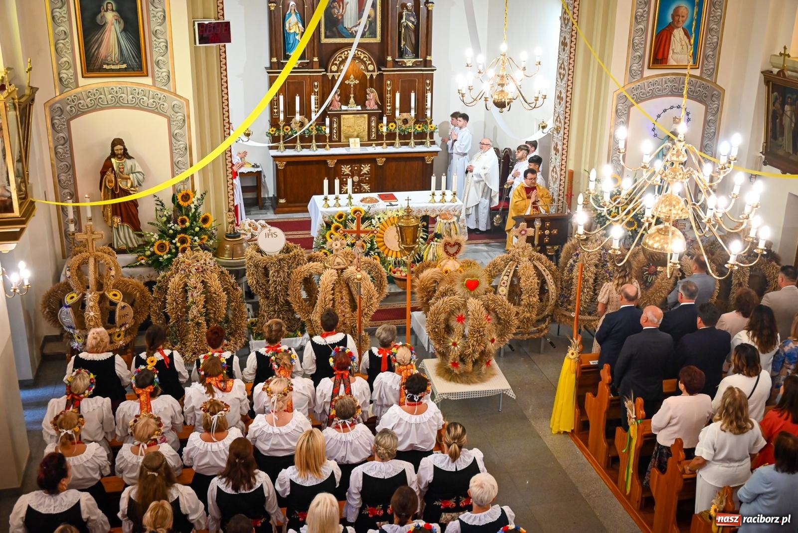 Zdjęcie w galerii na portalu naszraciborz.pl: Dożynki gminy Krzyżanowice w Owsiszczach. Imponujący korowód w międzynarodowym towarzystwie [FOTO i WIDEO] wiadomości z regionu