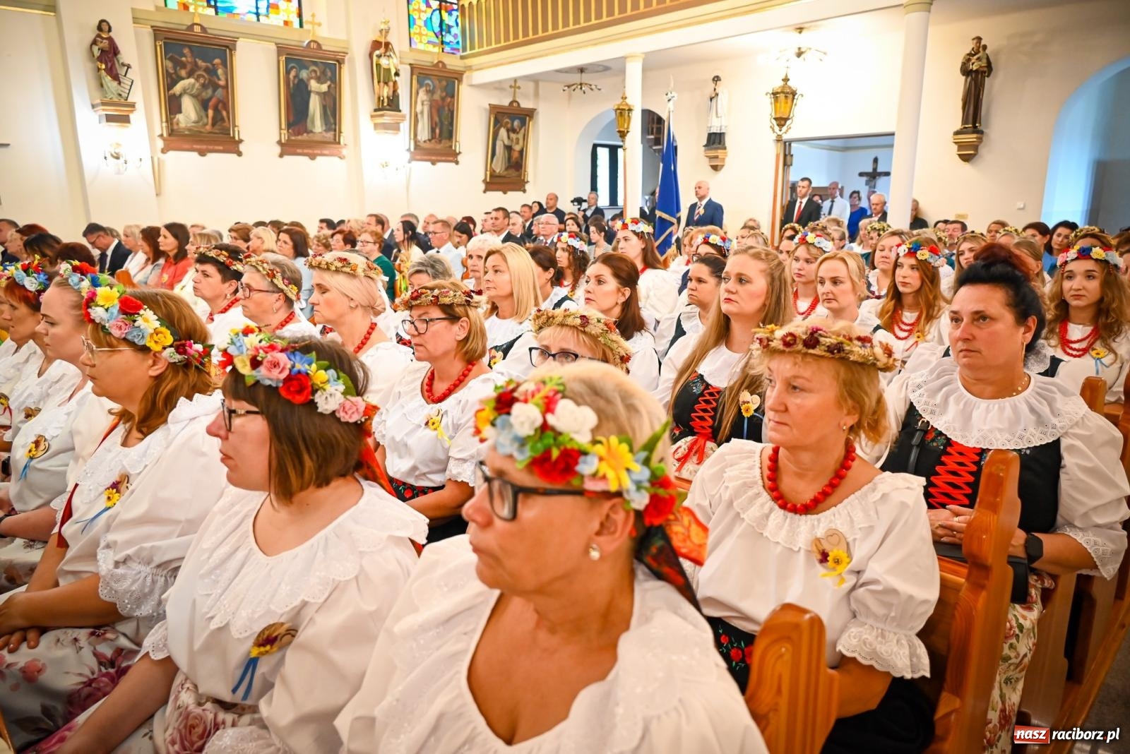 Zdjęcie w galerii na portalu naszraciborz.pl: Dożynki gminy Krzyżanowice w Owsiszczach. Imponujący korowód w międzynarodowym towarzystwie [FOTO i WIDEO] wiadomości z regionu