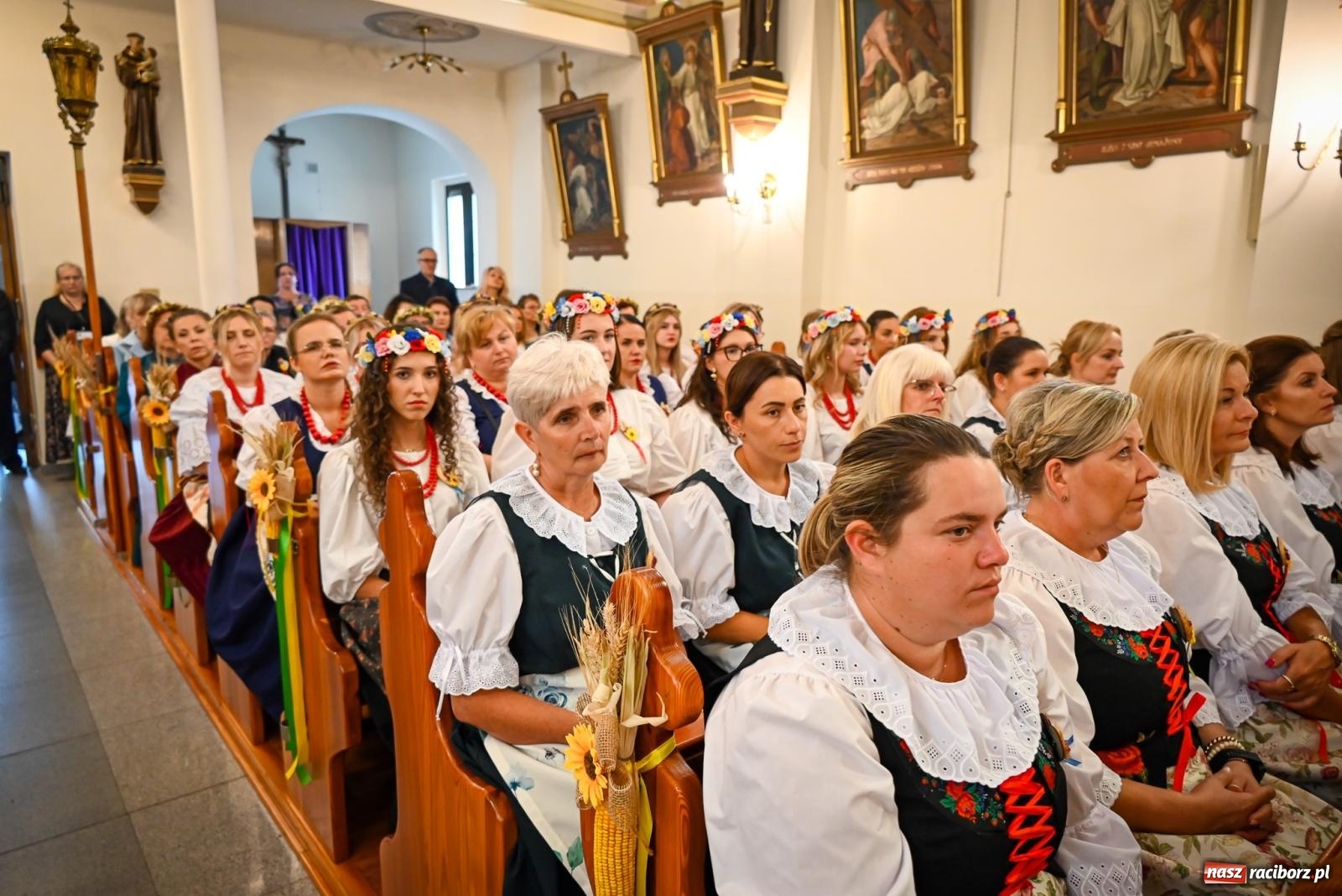 Zdjęcie w galerii na portalu naszraciborz.pl: Dożynki gminy Krzyżanowice w Owsiszczach. Imponujący korowód w międzynarodowym towarzystwie [FOTO i WIDEO] wiadomości z regionu