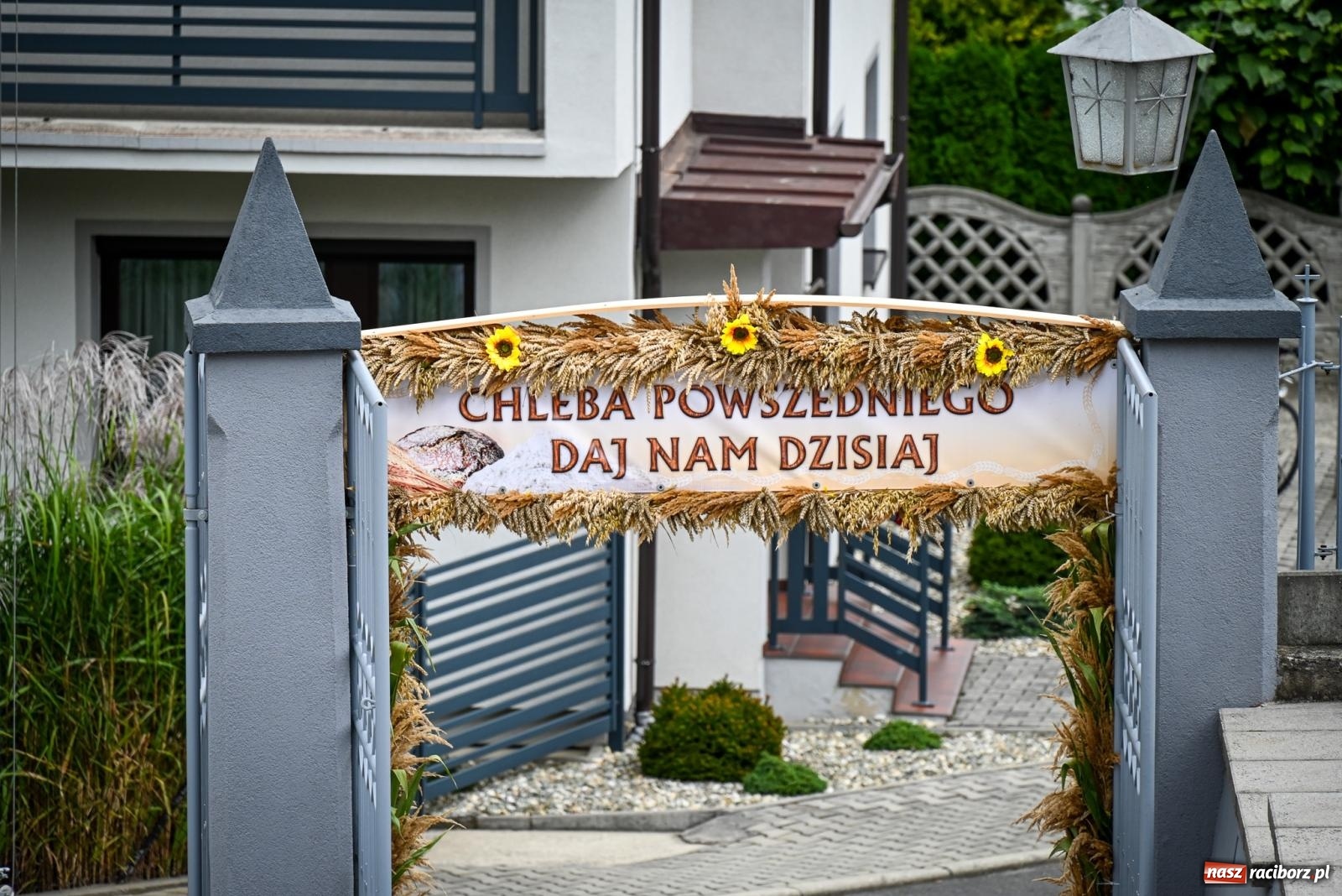 Zdjęcie w galerii na portalu naszraciborz.pl: Dożynki gminy Krzyżanowice w Owsiszczach. Imponujący korowód w międzynarodowym towarzystwie [FOTO i WIDEO] wiadomości z regionu