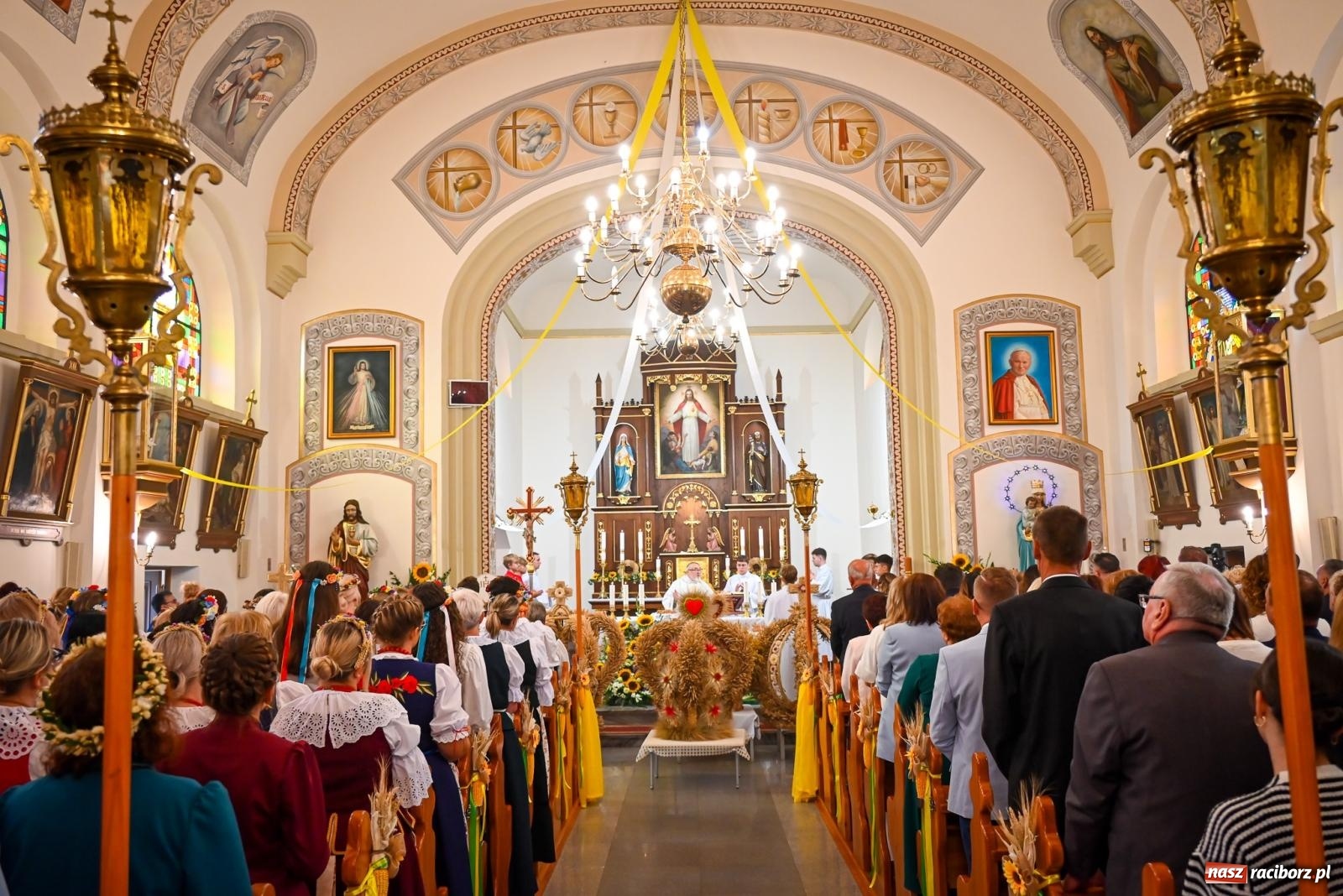 Zdjęcie w galerii na portalu naszraciborz.pl: Dożynki gminy Krzyżanowice w Owsiszczach. Imponujący korowód w międzynarodowym towarzystwie [FOTO i WIDEO] wiadomości z regionu