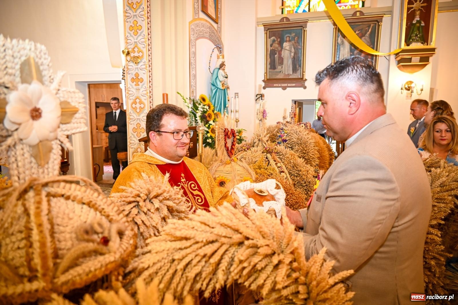 Zdjęcie w galerii na portalu naszraciborz.pl: Dożynki gminy Krzyżanowice w Owsiszczach. Imponujący korowód w międzynarodowym towarzystwie [FOTO i WIDEO] wiadomości z regionu