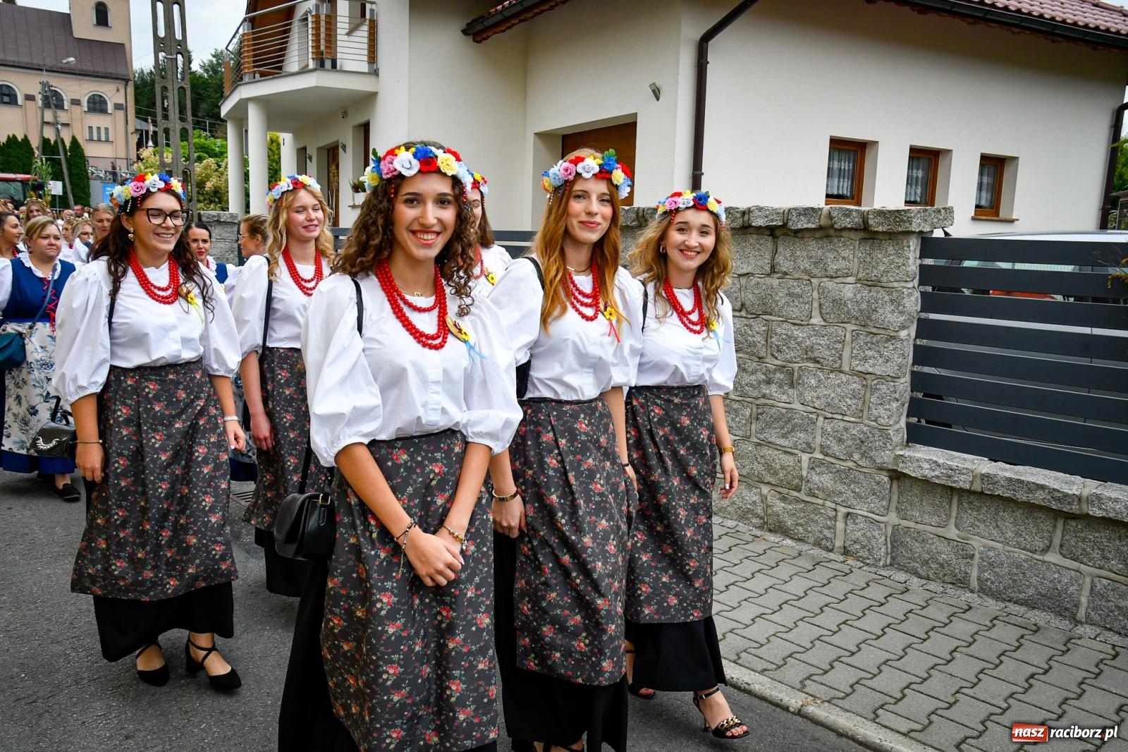 Zdjęcie w galerii na portalu naszraciborz.pl: Dożynki gminy Krzyżanowice w Owsiszczach. Imponujący korowód w międzynarodowym towarzystwie [FOTO i WIDEO] wiadomości z regionu