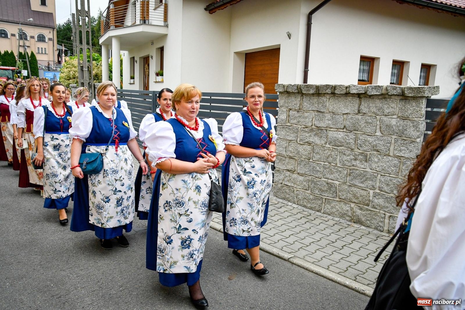 Zdjęcie w galerii na portalu naszraciborz.pl: Dożynki gminy Krzyżanowice w Owsiszczach. Imponujący korowód w międzynarodowym towarzystwie [FOTO i WIDEO] wiadomości z regionu
