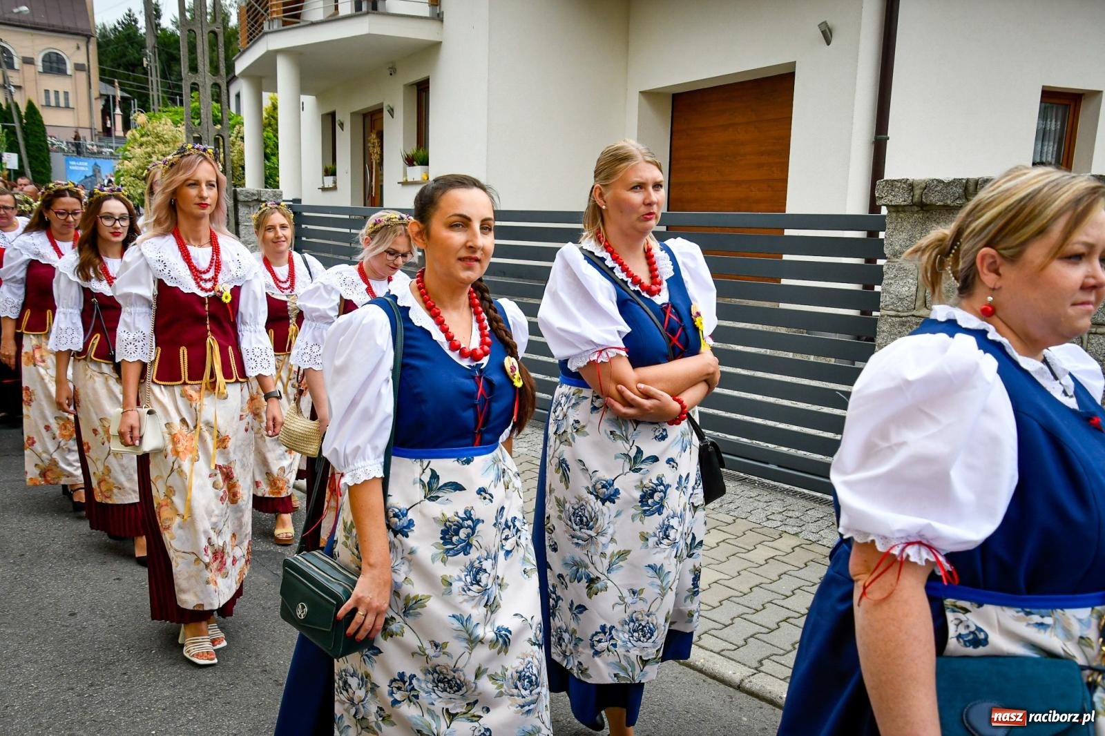 Zdjęcie w galerii na portalu naszraciborz.pl: Dożynki gminy Krzyżanowice w Owsiszczach. Imponujący korowód w międzynarodowym towarzystwie [FOTO i WIDEO] wiadomości z regionu