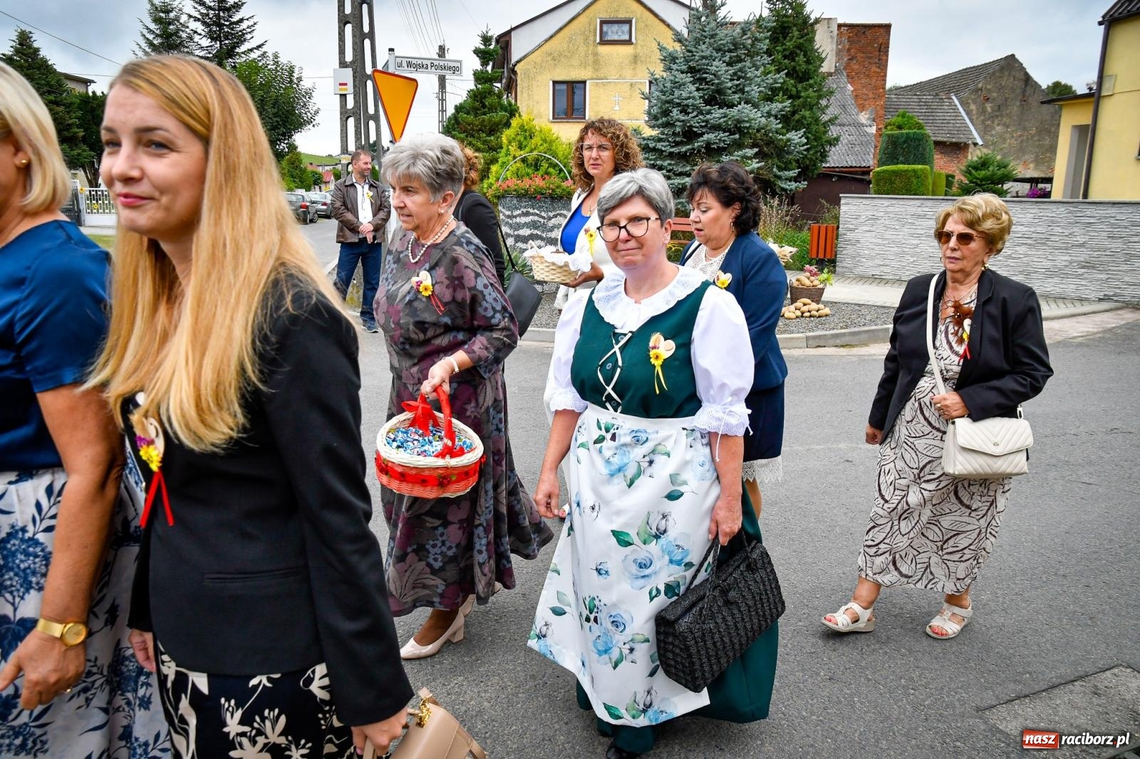 Zdjęcie w galerii na portalu naszraciborz.pl: Dożynki gminy Krzyżanowice w Owsiszczach. Imponujący korowód w międzynarodowym towarzystwie [FOTO i WIDEO] wiadomości z regionu