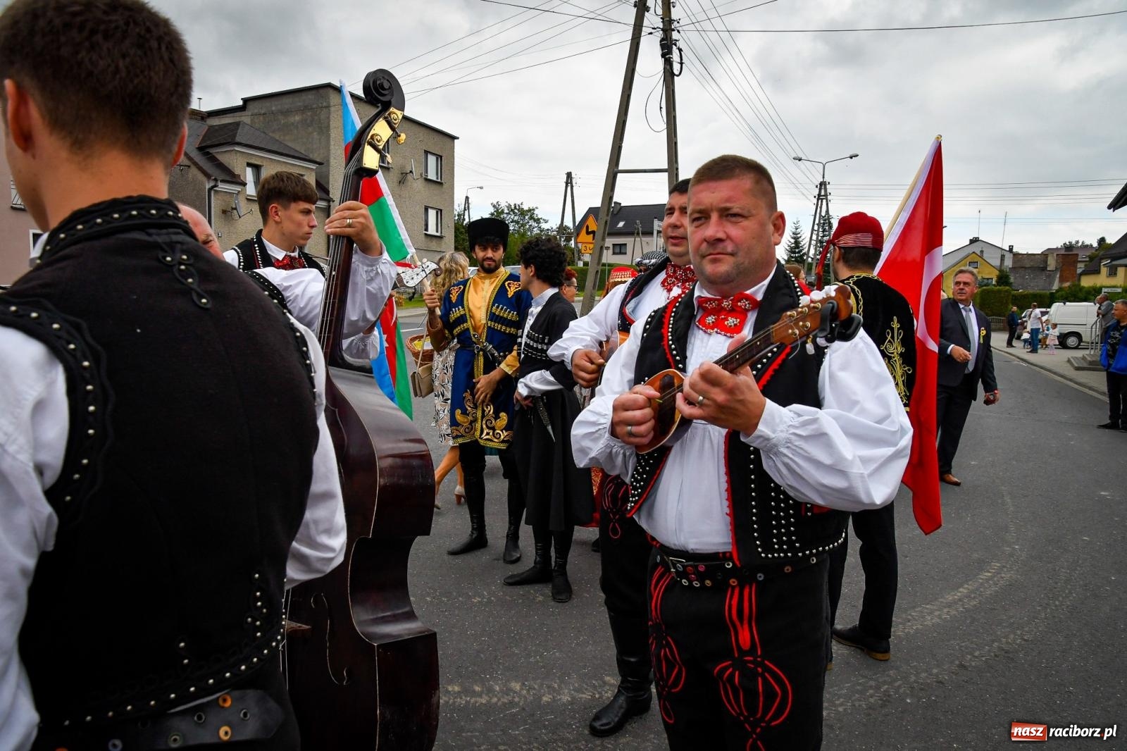 Zdjęcie w galerii na portalu naszraciborz.pl: Dożynki gminy Krzyżanowice w Owsiszczach. Imponujący korowód w międzynarodowym towarzystwie [FOTO i WIDEO] wiadomości z regionu