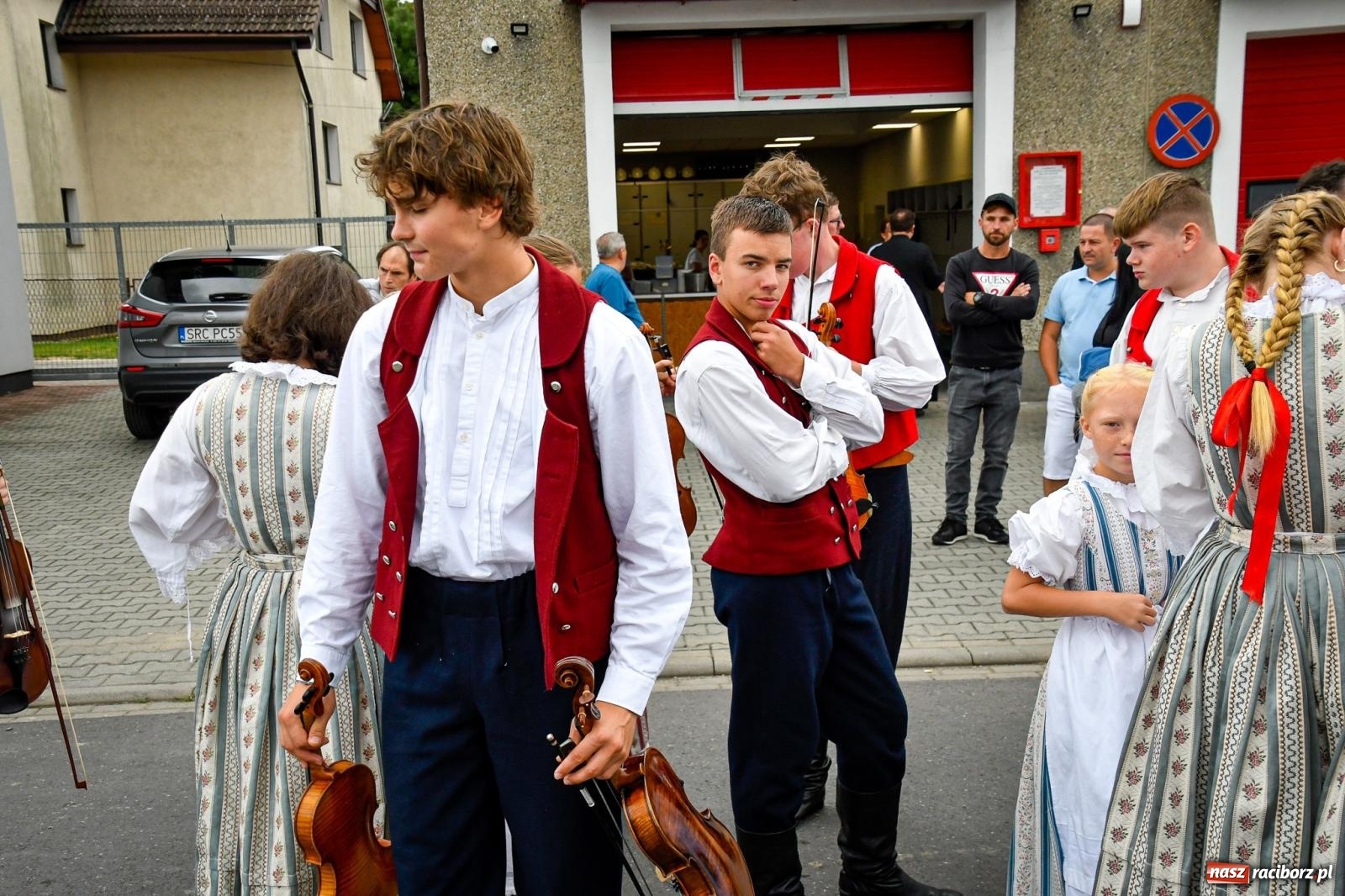 Zdjęcie w galerii na portalu naszraciborz.pl: Dożynki gminy Krzyżanowice w Owsiszczach. Imponujący korowód w międzynarodowym towarzystwie [FOTO i WIDEO] wiadomości z regionu