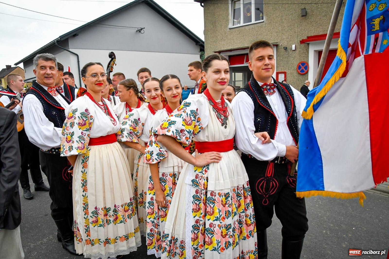 Zdjęcie w galerii na portalu naszraciborz.pl: Dożynki gminy Krzyżanowice w Owsiszczach. Imponujący korowód w międzynarodowym towarzystwie [FOTO i WIDEO] wiadomości z regionu