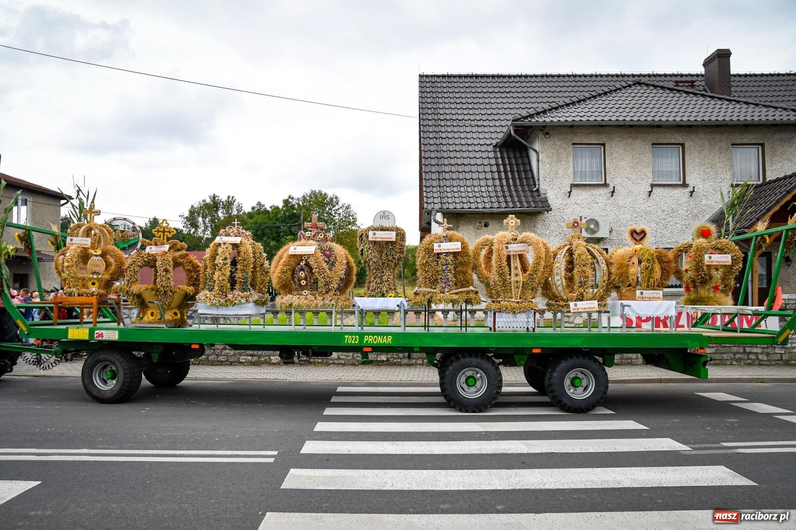 Zdjęcie w galerii na portalu naszraciborz.pl: Dożynki gminy Krzyżanowice w Owsiszczach. Imponujący korowód w międzynarodowym towarzystwie [FOTO i WIDEO] wiadomości z regionu