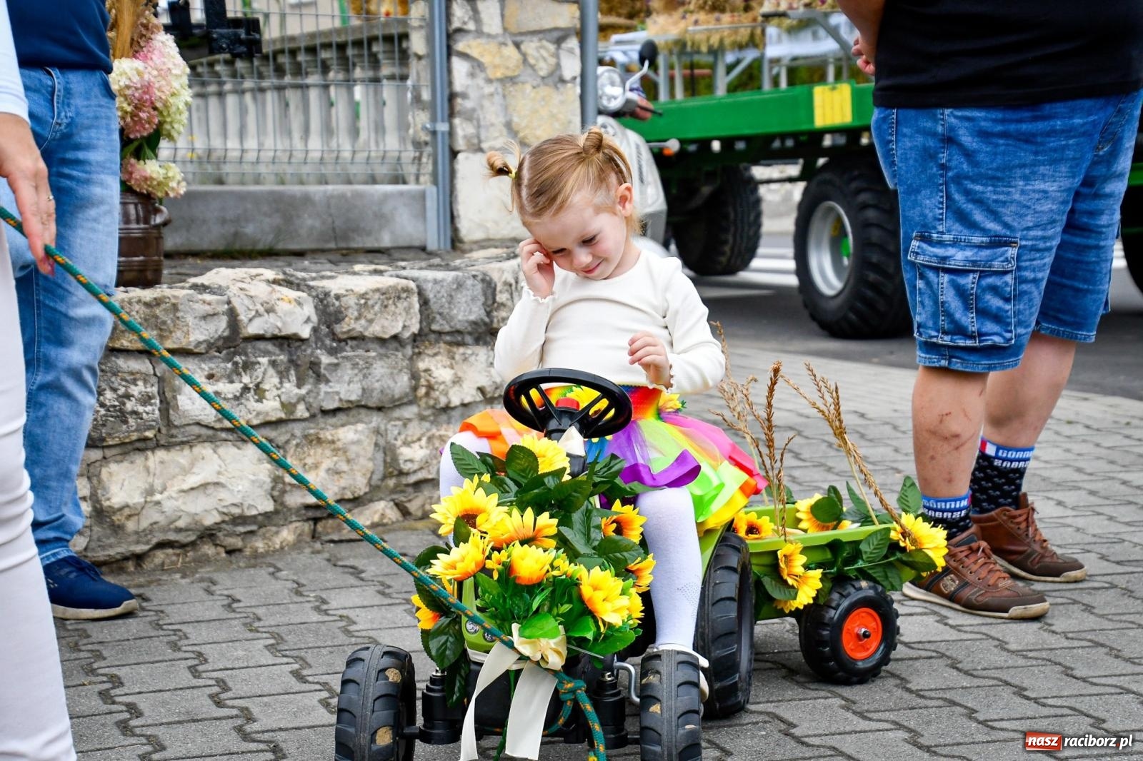 Zdjęcie w galerii na portalu naszraciborz.pl: Dożynki gminy Krzyżanowice w Owsiszczach. Imponujący korowód w międzynarodowym towarzystwie [FOTO i WIDEO] wiadomości z regionu