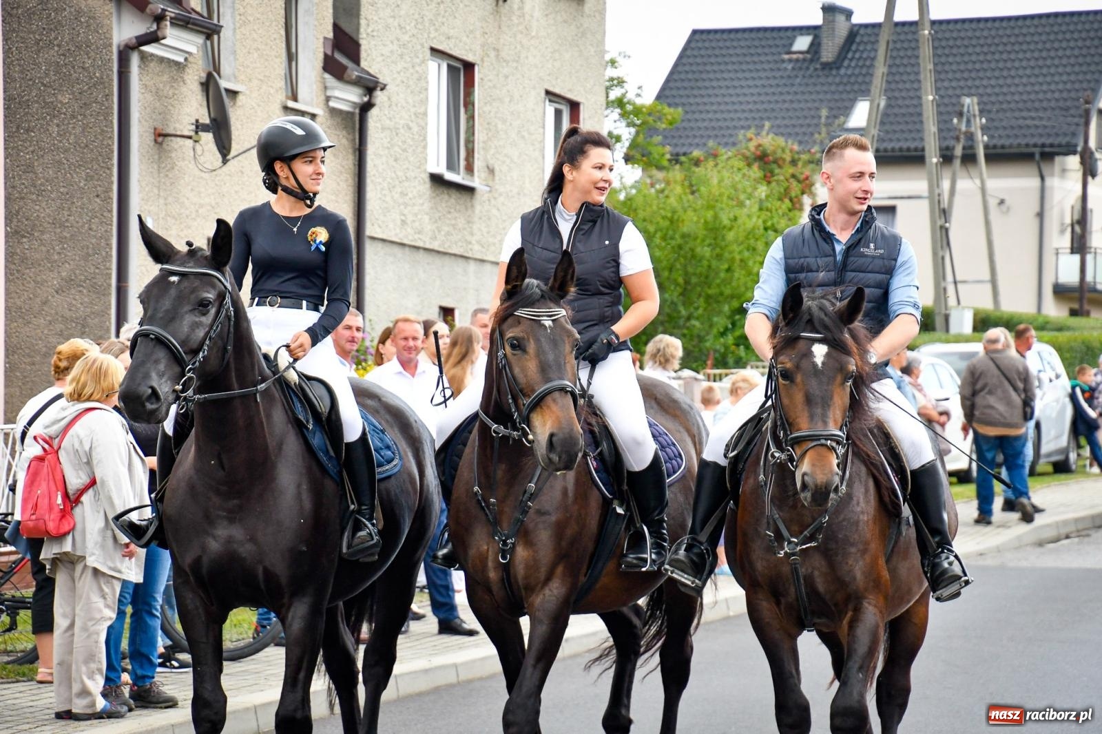 Zdjęcie w galerii na portalu naszraciborz.pl: Dożynki gminy Krzyżanowice w Owsiszczach. Imponujący korowód w międzynarodowym towarzystwie [FOTO i WIDEO] wiadomości z regionu