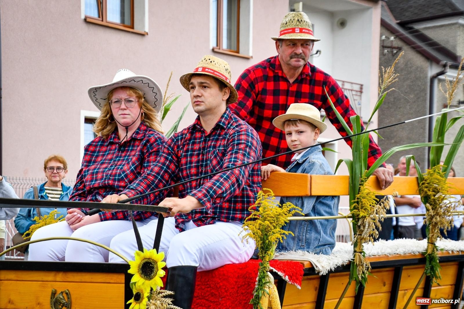 Zdjęcie w galerii na portalu naszraciborz.pl: Dożynki gminy Krzyżanowice w Owsiszczach. Imponujący korowód w międzynarodowym towarzystwie [FOTO i WIDEO] wiadomości z regionu