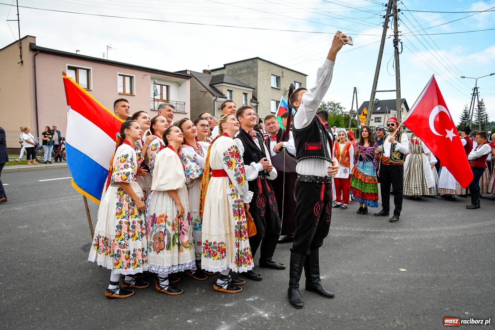 Zdjęcie w galerii na portalu naszraciborz.pl: Dożynki gminy Krzyżanowice w Owsiszczach. Imponujący korowód w międzynarodowym towarzystwie [FOTO i WIDEO] wiadomości z regionu