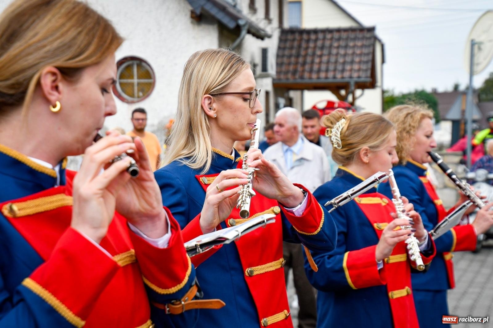 Zdjęcie w galerii na portalu naszraciborz.pl: Dożynki gminy Krzyżanowice w Owsiszczach. Imponujący korowód w międzynarodowym towarzystwie [FOTO i WIDEO] wiadomości z regionu