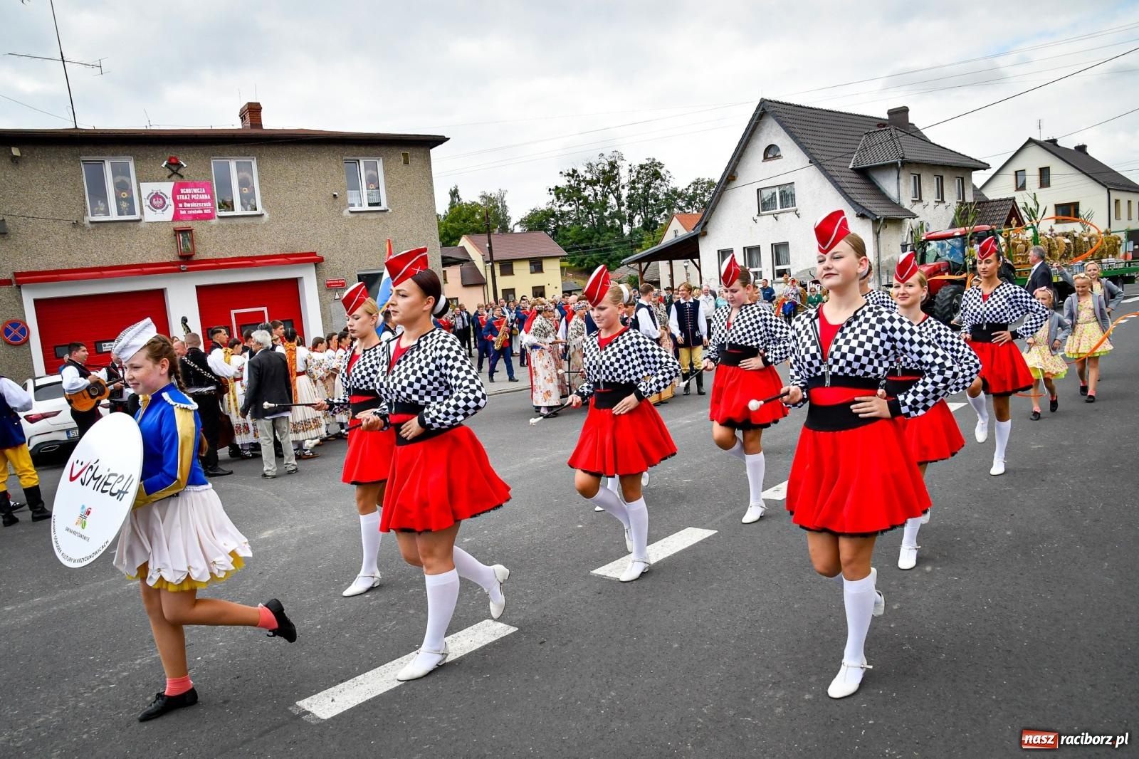 Zdjęcie w galerii na portalu naszraciborz.pl: Dożynki gminy Krzyżanowice w Owsiszczach. Imponujący korowód w międzynarodowym towarzystwie [FOTO i WIDEO] wiadomości z regionu