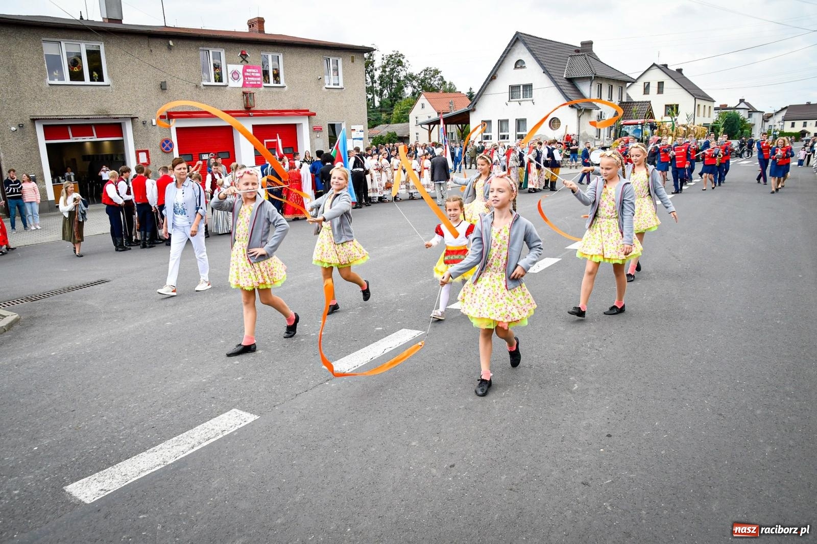 Zdjęcie w galerii na portalu naszraciborz.pl: Dożynki gminy Krzyżanowice w Owsiszczach. Imponujący korowód w międzynarodowym towarzystwie [FOTO i WIDEO] wiadomości z regionu