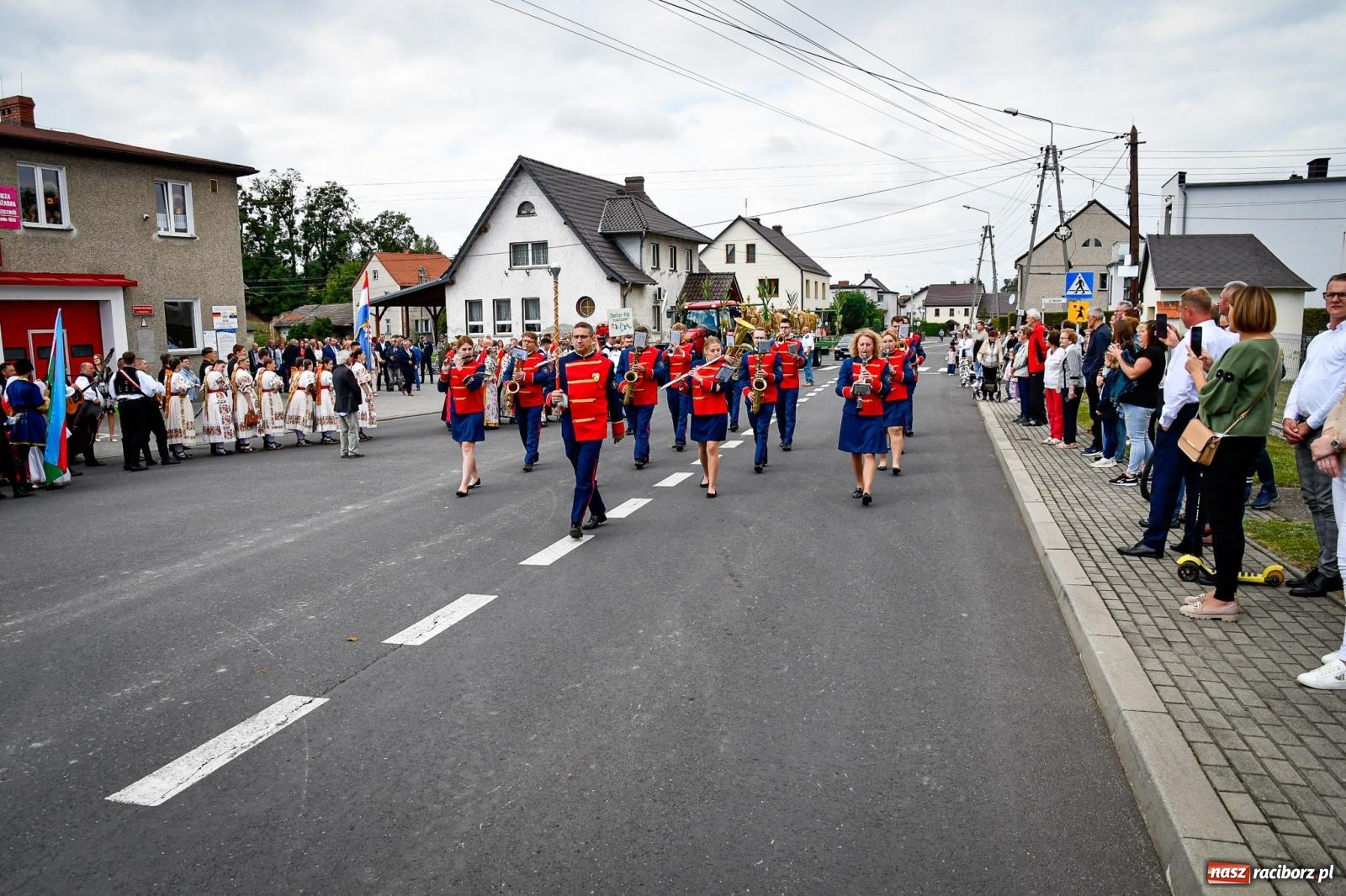 Zdjęcie w galerii na portalu naszraciborz.pl: Dożynki gminy Krzyżanowice w Owsiszczach. Imponujący korowód w międzynarodowym towarzystwie [FOTO i WIDEO] wiadomości z regionu