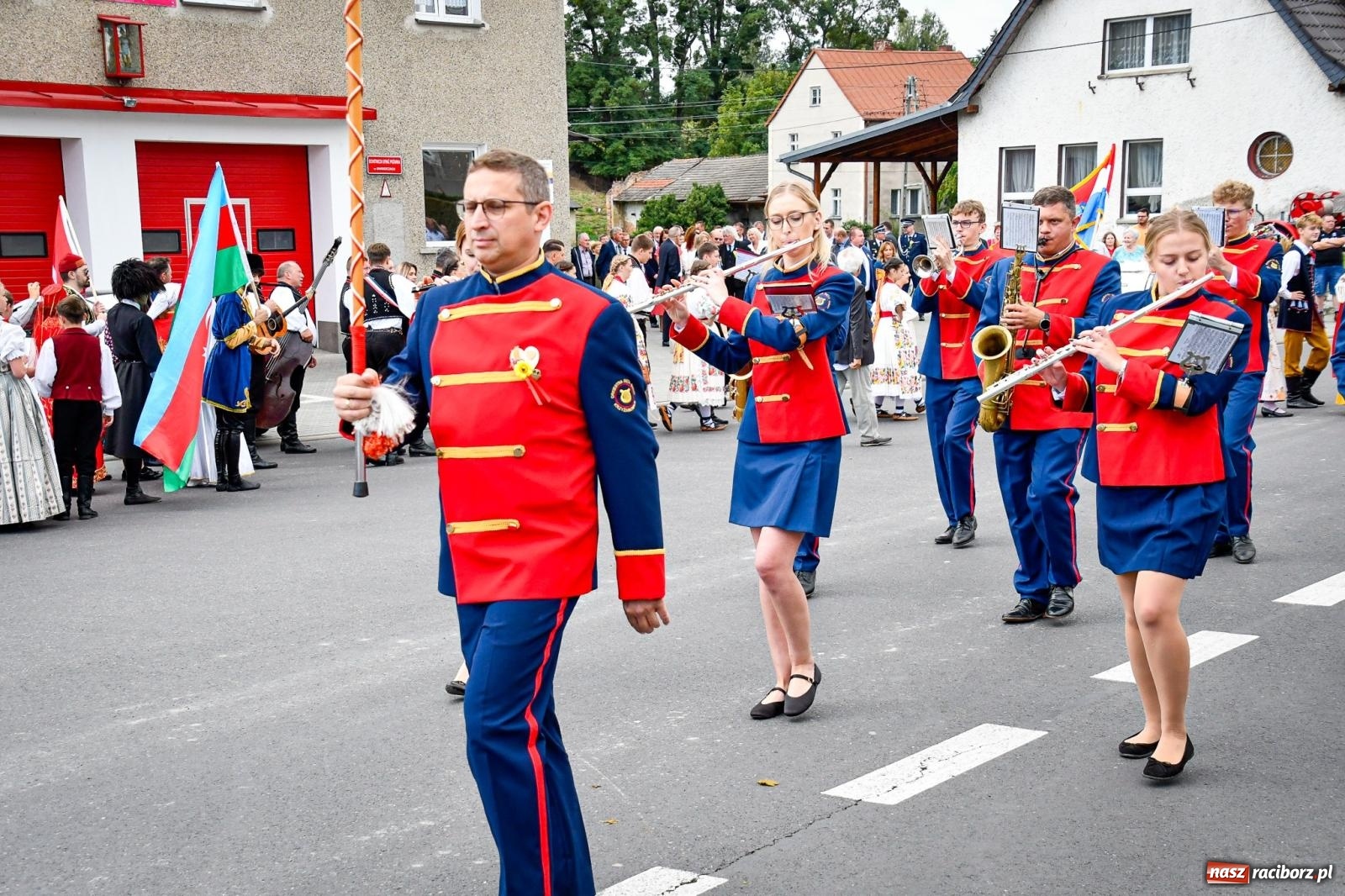Zdjęcie w galerii na portalu naszraciborz.pl: Dożynki gminy Krzyżanowice w Owsiszczach. Imponujący korowód w międzynarodowym towarzystwie [FOTO i WIDEO] wiadomości z regionu
