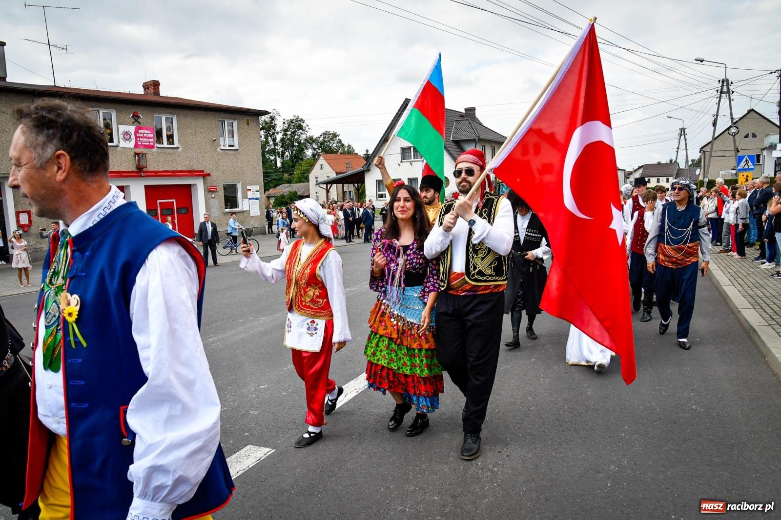 Zdjęcie w galerii na portalu naszraciborz.pl: Dożynki gminy Krzyżanowice w Owsiszczach. Imponujący korowód w międzynarodowym towarzystwie [FOTO i WIDEO] wiadomości z regionu