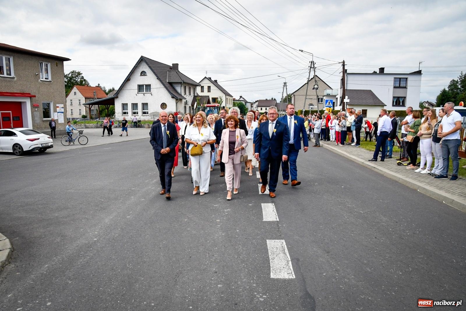 Zdjęcie w galerii na portalu naszraciborz.pl: Dożynki gminy Krzyżanowice w Owsiszczach. Imponujący korowód w międzynarodowym towarzystwie [FOTO i WIDEO] wiadomości z regionu
