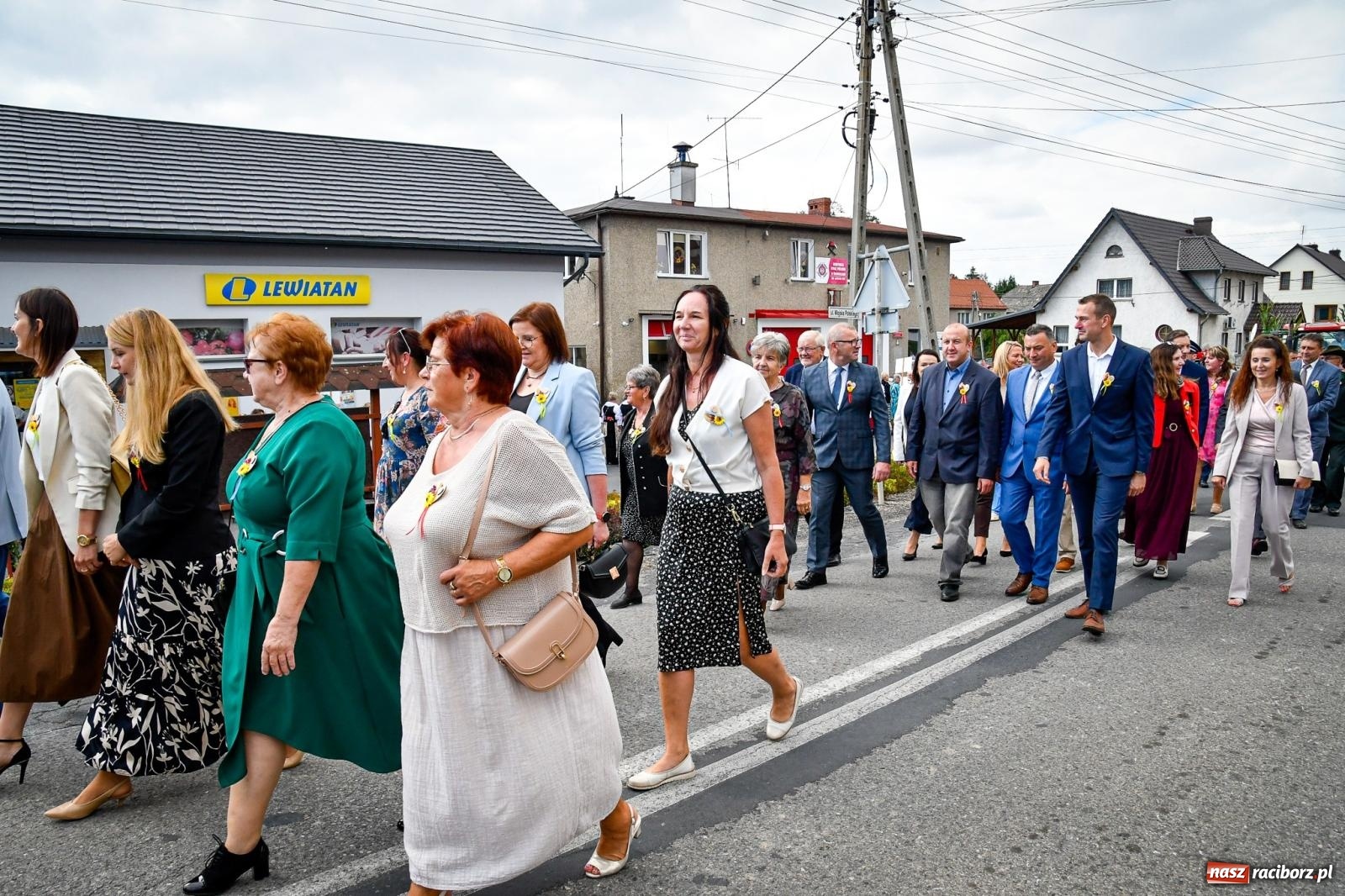 Zdjęcie w galerii na portalu naszraciborz.pl: Dożynki gminy Krzyżanowice w Owsiszczach. Imponujący korowód w międzynarodowym towarzystwie [FOTO i WIDEO] wiadomości z regionu