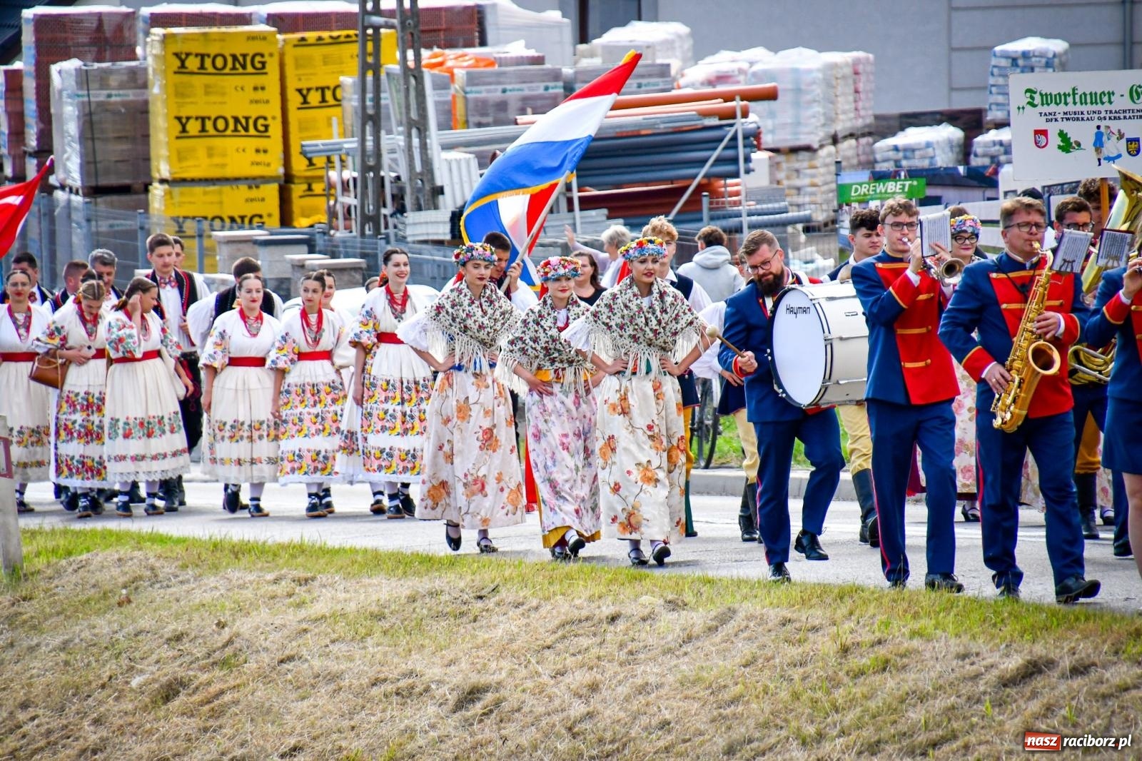 Zdjęcie w galerii na portalu naszraciborz.pl: Dożynki gminy Krzyżanowice w Owsiszczach. Imponujący korowód w międzynarodowym towarzystwie [FOTO i WIDEO] wiadomości z regionu