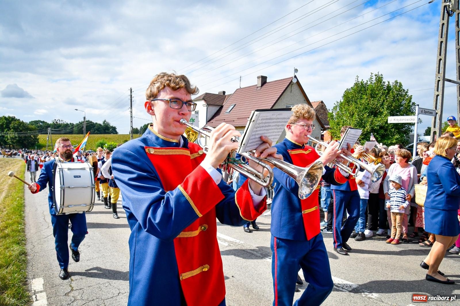 Zdjęcie w galerii na portalu naszraciborz.pl: Dożynki gminy Krzyżanowice w Owsiszczach. Imponujący korowód w międzynarodowym towarzystwie [FOTO i WIDEO] wiadomości z regionu