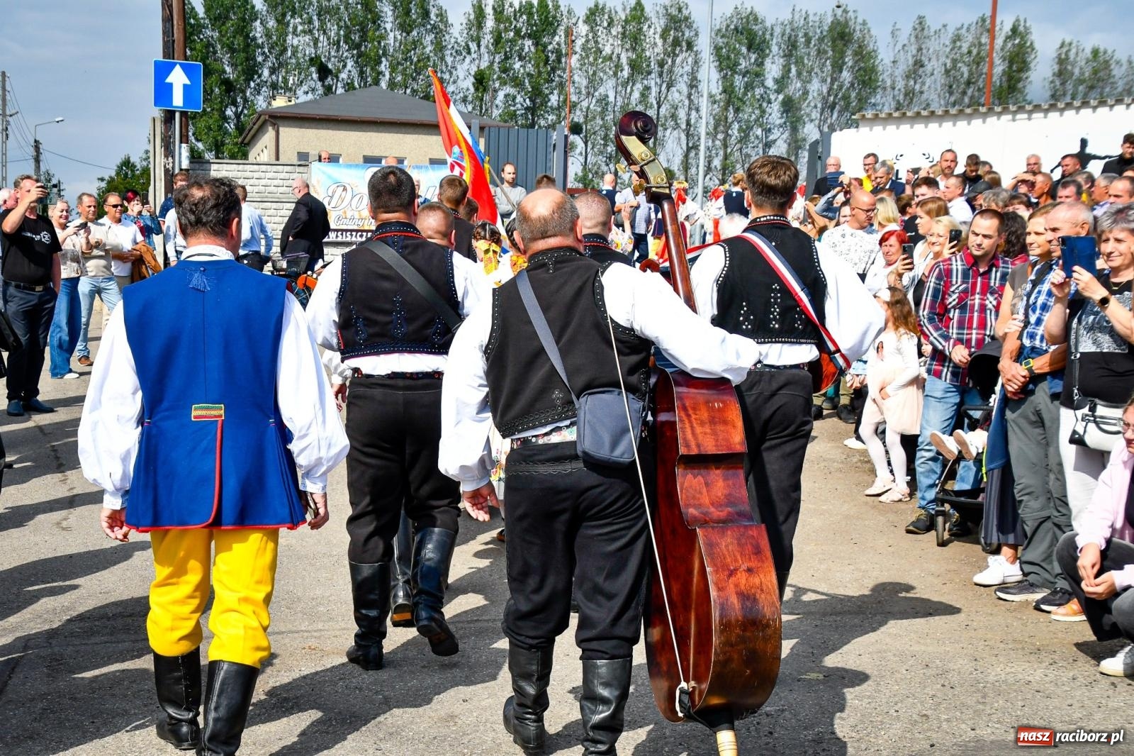 Zdjęcie w galerii na portalu naszraciborz.pl: Dożynki gminy Krzyżanowice w Owsiszczach. Imponujący korowód w międzynarodowym towarzystwie [FOTO i WIDEO] wiadomości z regionu