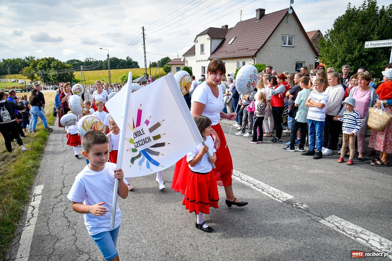 Zdjęcie w galerii na portalu naszraciborz.pl: Dożynki gminy Krzyżanowice w Owsiszczach. Imponujący korowód w międzynarodowym towarzystwie [FOTO i WIDEO] wiadomości z regionu