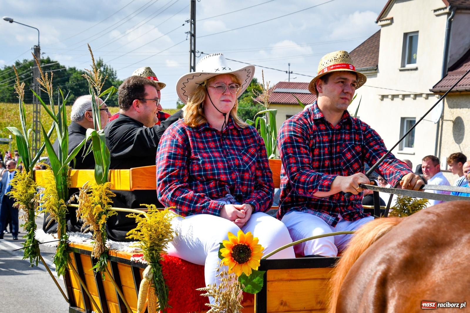 Zdjęcie w galerii na portalu naszraciborz.pl: Dożynki gminy Krzyżanowice w Owsiszczach. Imponujący korowód w międzynarodowym towarzystwie [FOTO i WIDEO] wiadomości z regionu