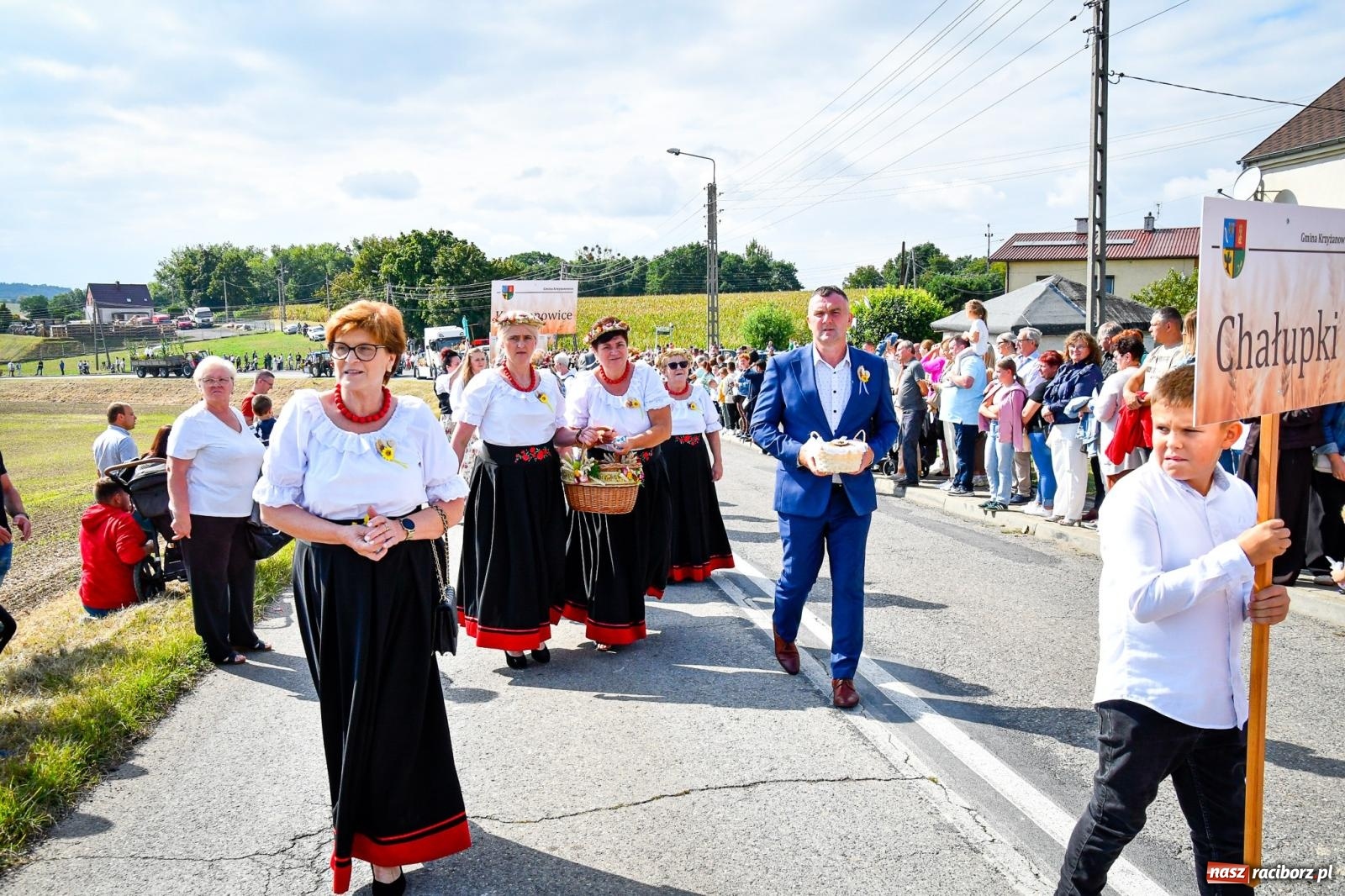 Zdjęcie w galerii na portalu naszraciborz.pl: Dożynki gminy Krzyżanowice w Owsiszczach. Imponujący korowód w międzynarodowym towarzystwie [FOTO i WIDEO] wiadomości z regionu