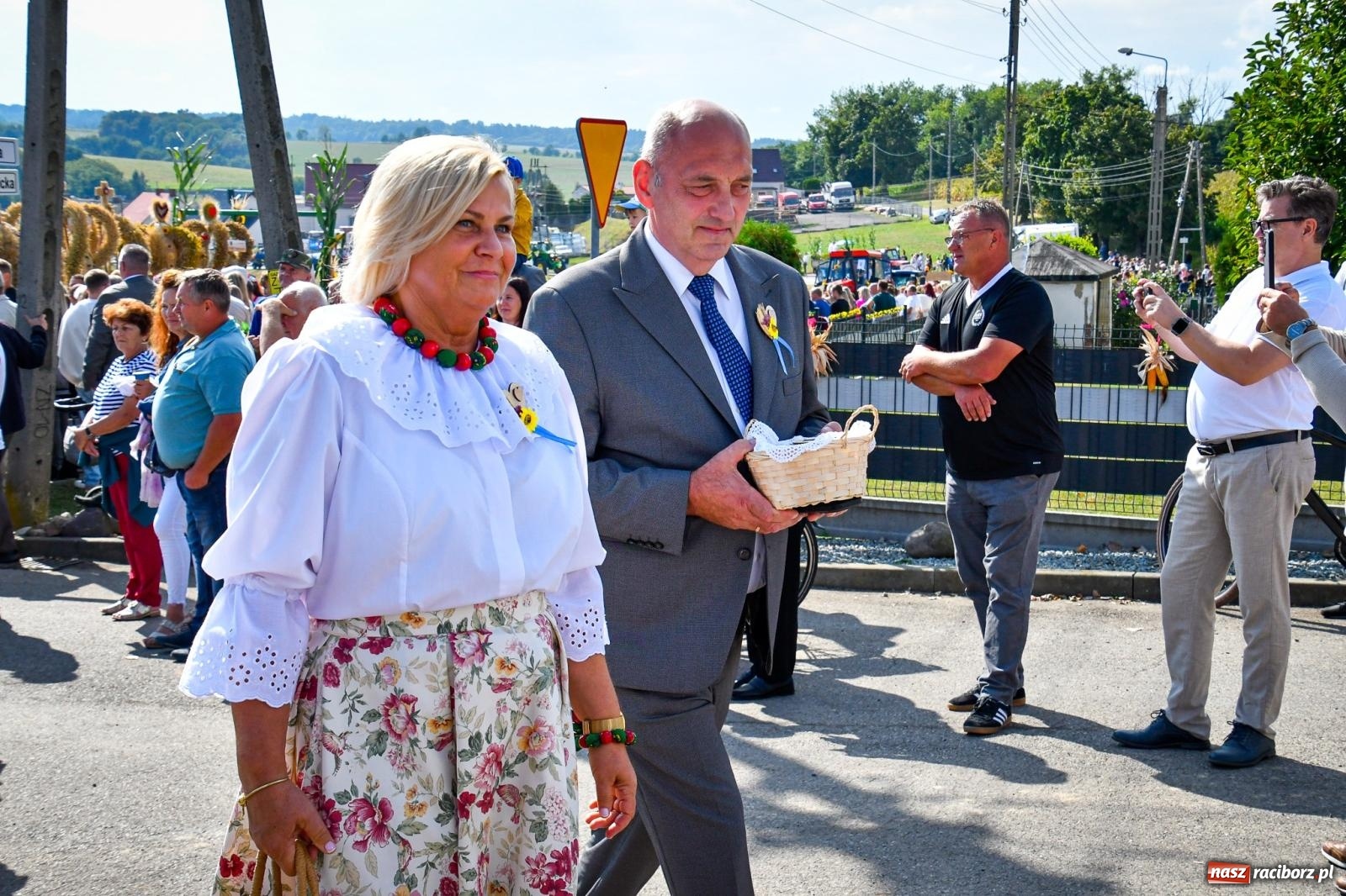 Zdjęcie w galerii na portalu naszraciborz.pl: Dożynki gminy Krzyżanowice w Owsiszczach. Imponujący korowód w międzynarodowym towarzystwie [FOTO i WIDEO] wiadomości z regionu