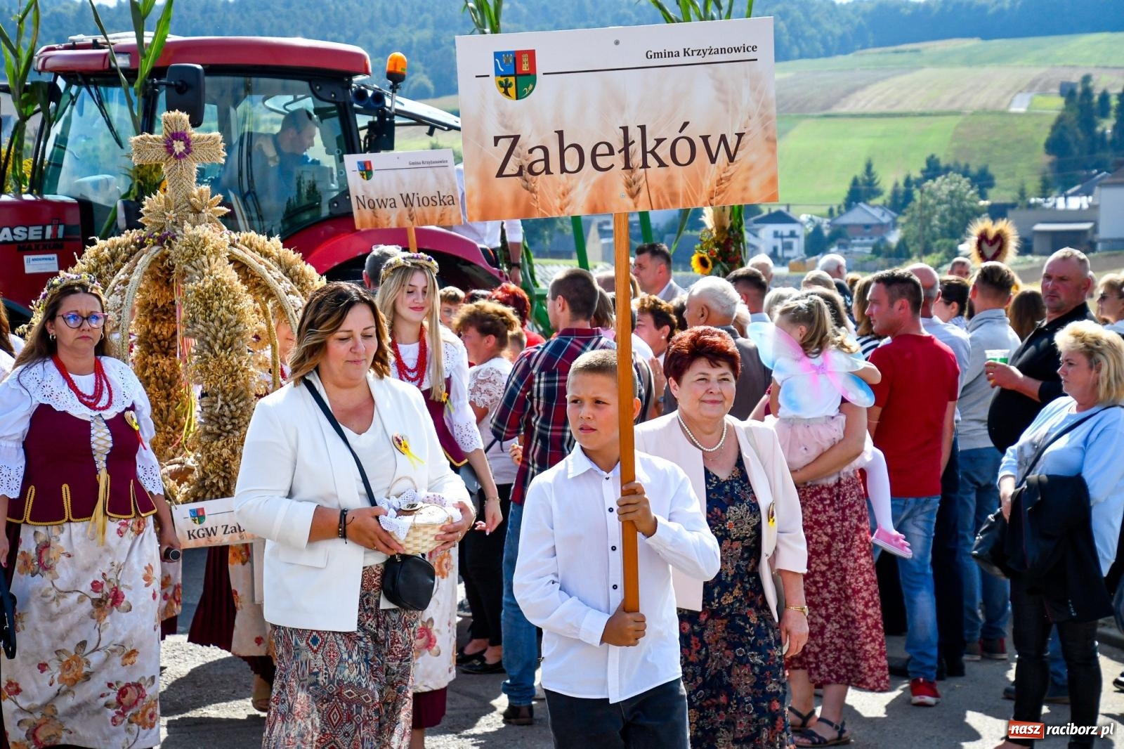 Zdjęcie w galerii na portalu naszraciborz.pl: Dożynki gminy Krzyżanowice w Owsiszczach. Imponujący korowód w międzynarodowym towarzystwie [FOTO i WIDEO] wiadomości z regionu