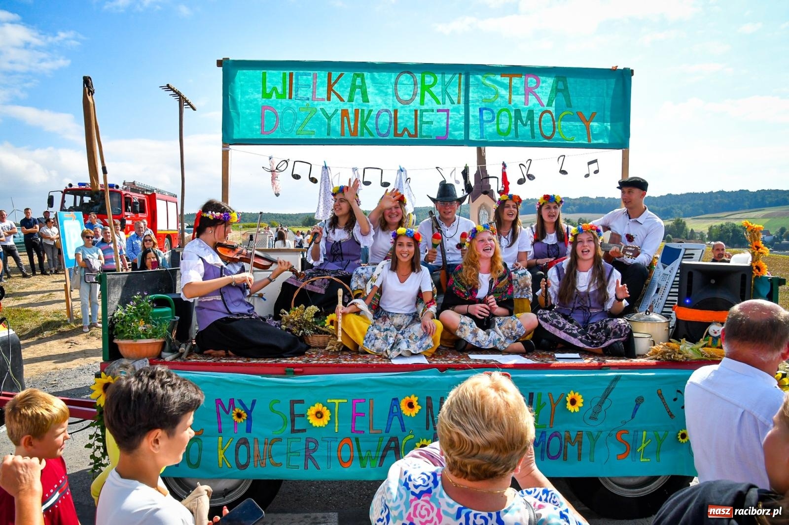 Zdjęcie w galerii na portalu naszraciborz.pl: Dożynki gminy Krzyżanowice w Owsiszczach. Imponujący korowód w międzynarodowym towarzystwie [FOTO i WIDEO] wiadomości z regionu