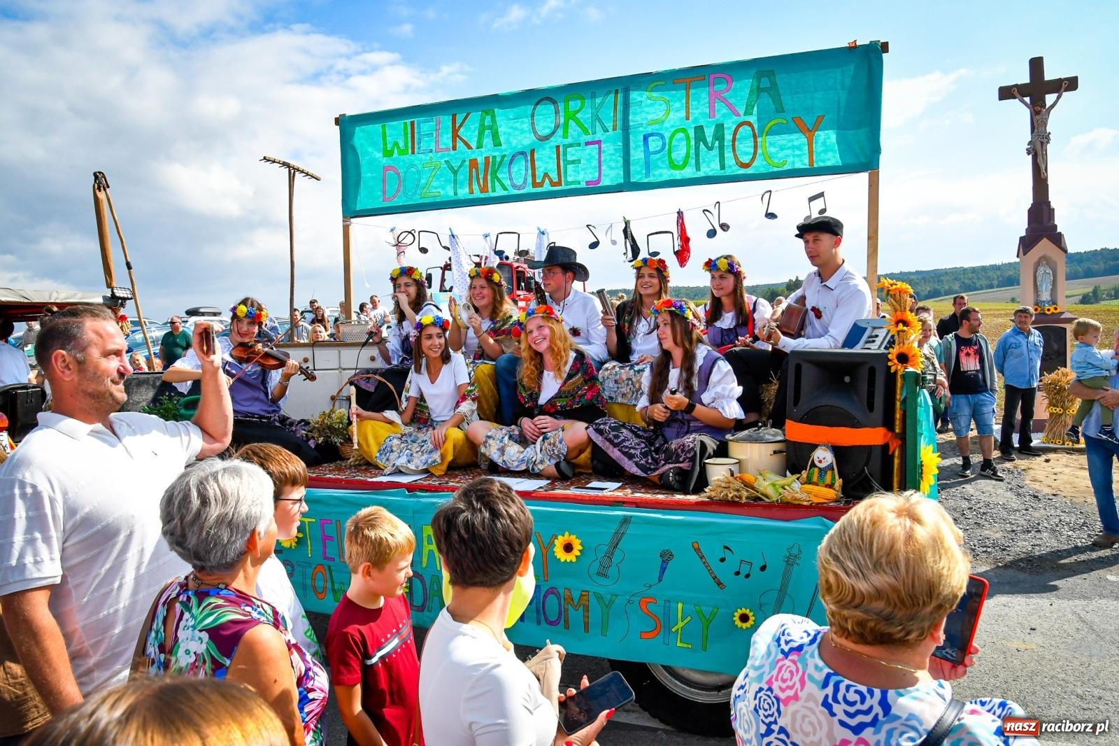 Zdjęcie w galerii na portalu naszraciborz.pl: Dożynki gminy Krzyżanowice w Owsiszczach. Imponujący korowód w międzynarodowym towarzystwie [FOTO i WIDEO] wiadomości z regionu