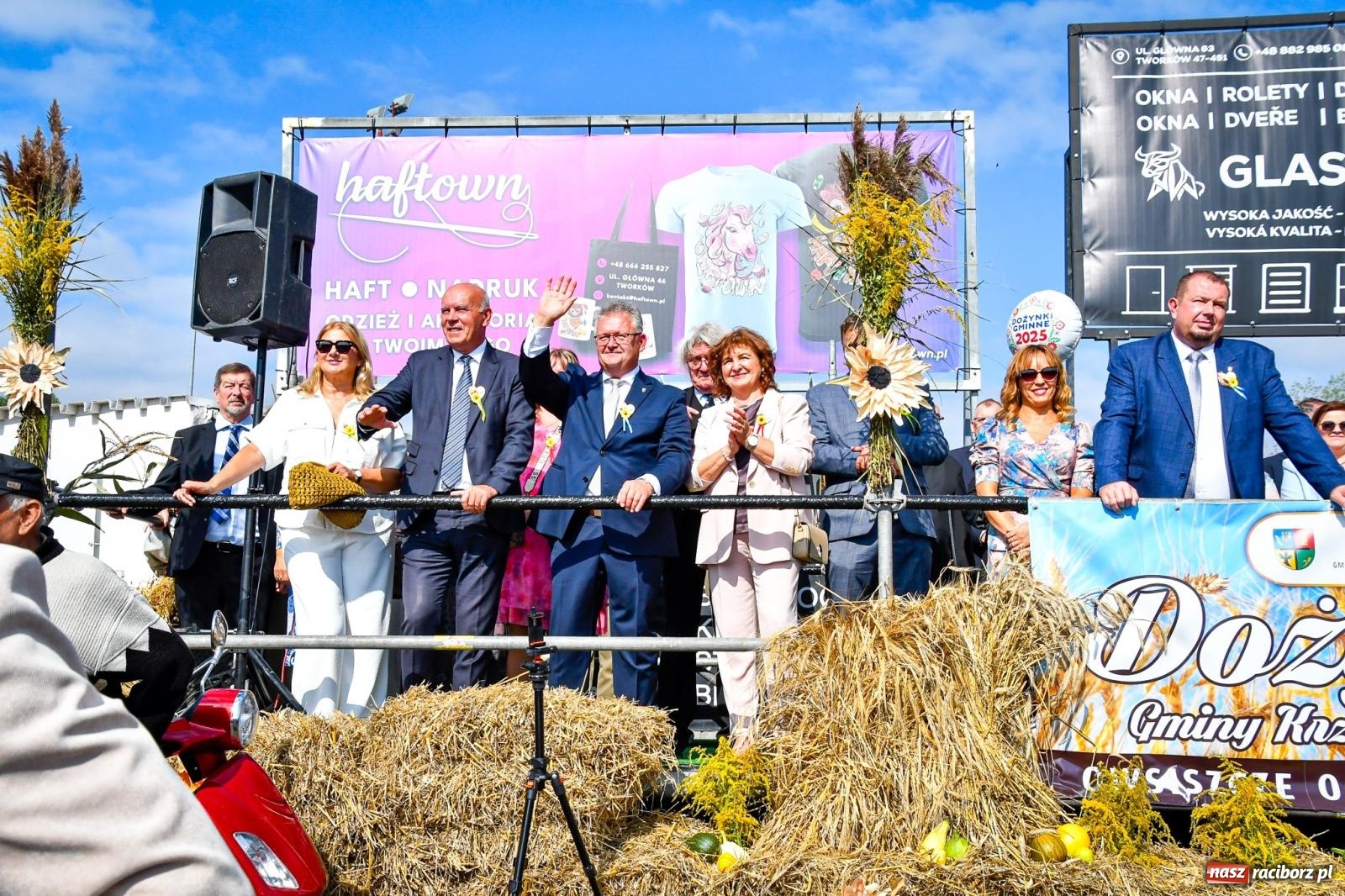 Zdjęcie w galerii na portalu naszraciborz.pl: Dożynki gminy Krzyżanowice w Owsiszczach. Imponujący korowód w międzynarodowym towarzystwie [FOTO i WIDEO] wiadomości z regionu