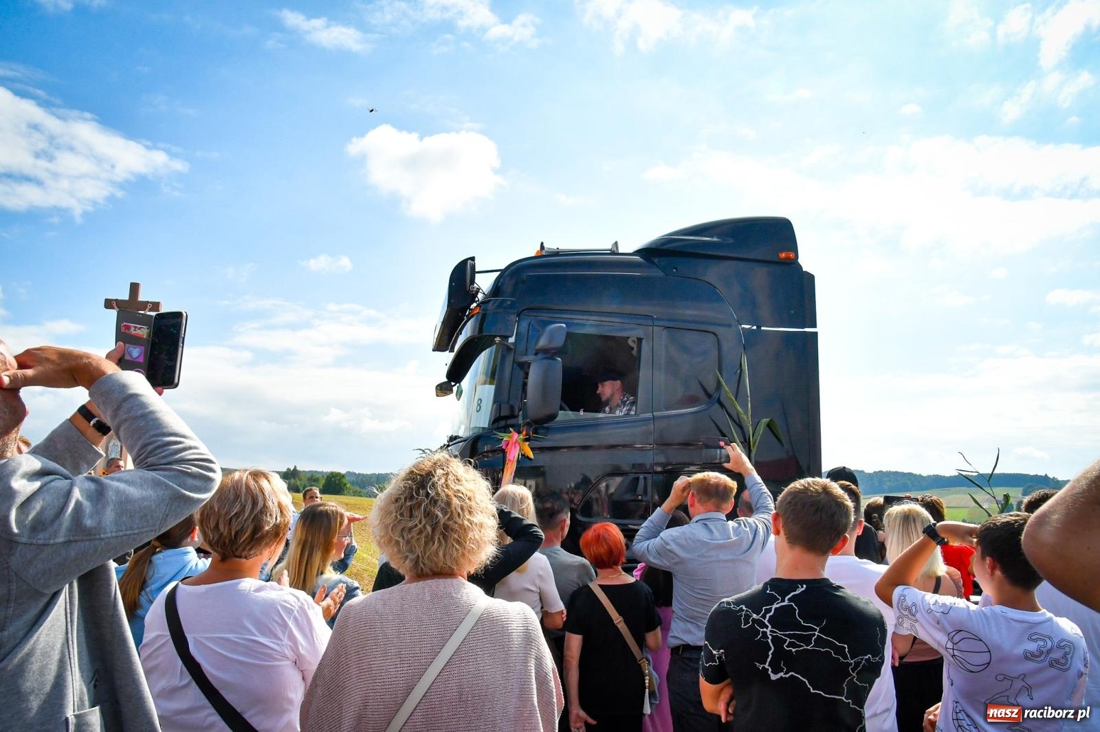 Zdjęcie w galerii na portalu naszraciborz.pl: Dożynki gminy Krzyżanowice w Owsiszczach. Imponujący korowód w międzynarodowym towarzystwie [FOTO i WIDEO] wiadomości z regionu