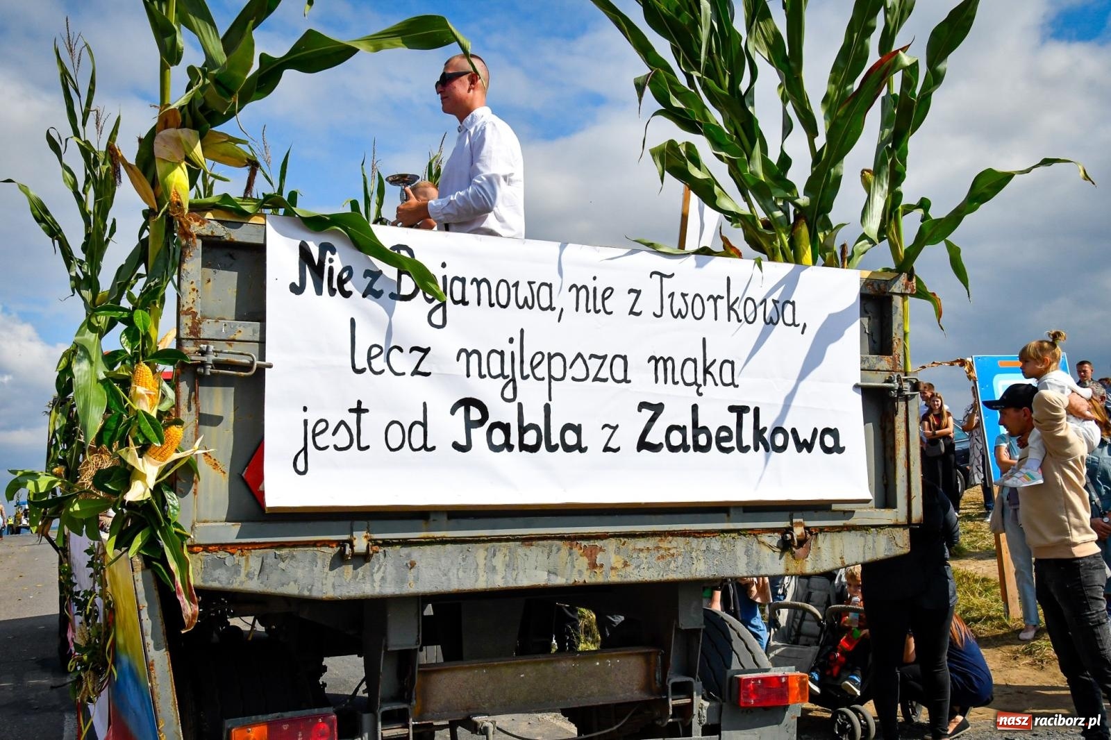 Zdjęcie w galerii na portalu naszraciborz.pl: Dożynki gminy Krzyżanowice w Owsiszczach. Imponujący korowód w międzynarodowym towarzystwie [FOTO i WIDEO] wiadomości z regionu