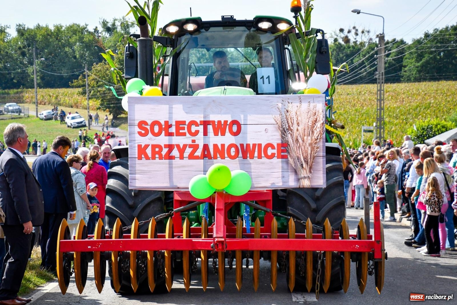 Zdjęcie w galerii na portalu naszraciborz.pl: Dożynki gminy Krzyżanowice w Owsiszczach. Imponujący korowód w międzynarodowym towarzystwie [FOTO i WIDEO] wiadomości z regionu