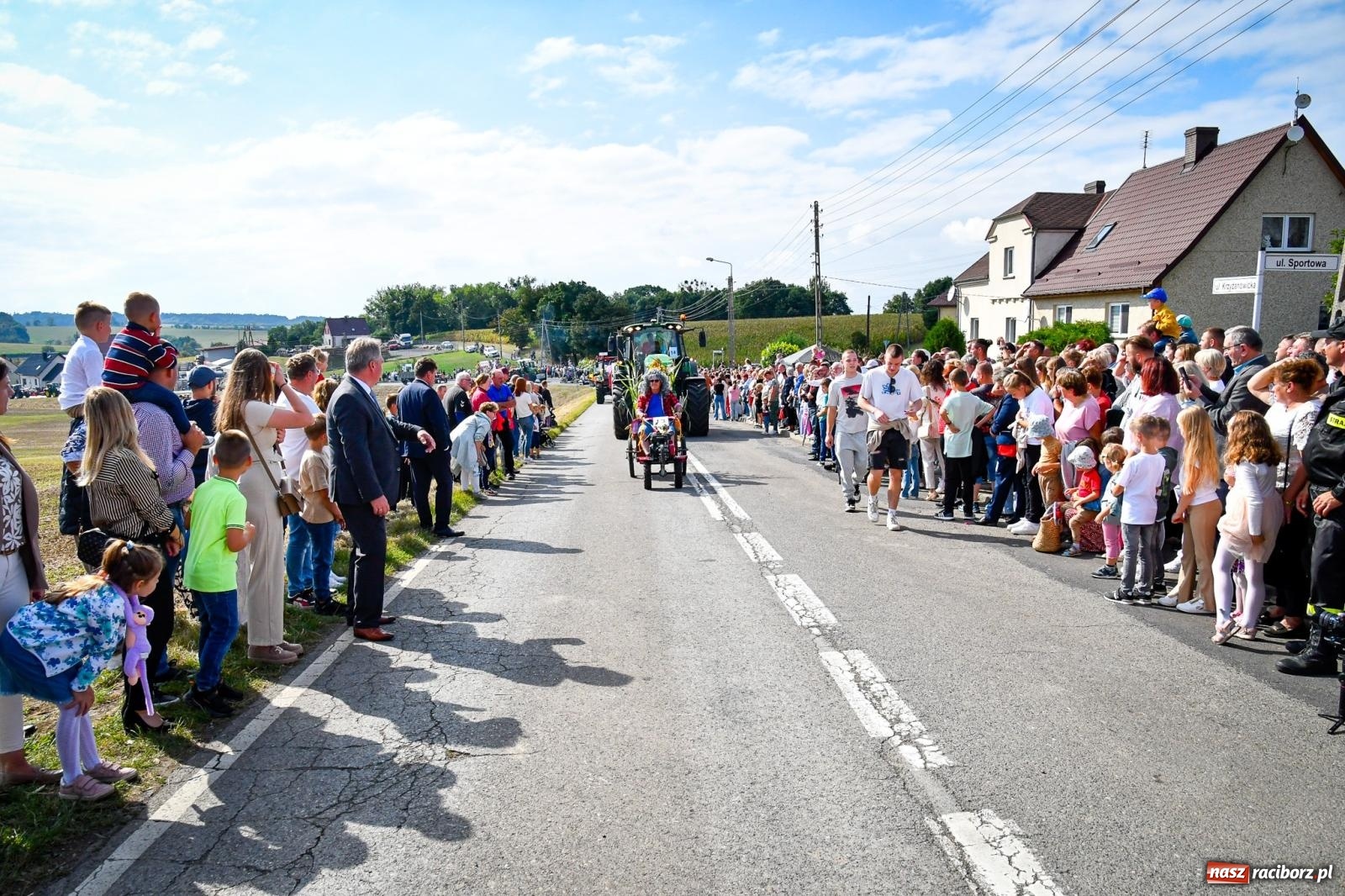 Zdjęcie w galerii na portalu naszraciborz.pl: Dożynki gminy Krzyżanowice w Owsiszczach. Imponujący korowód w międzynarodowym towarzystwie [FOTO i WIDEO] wiadomości z regionu