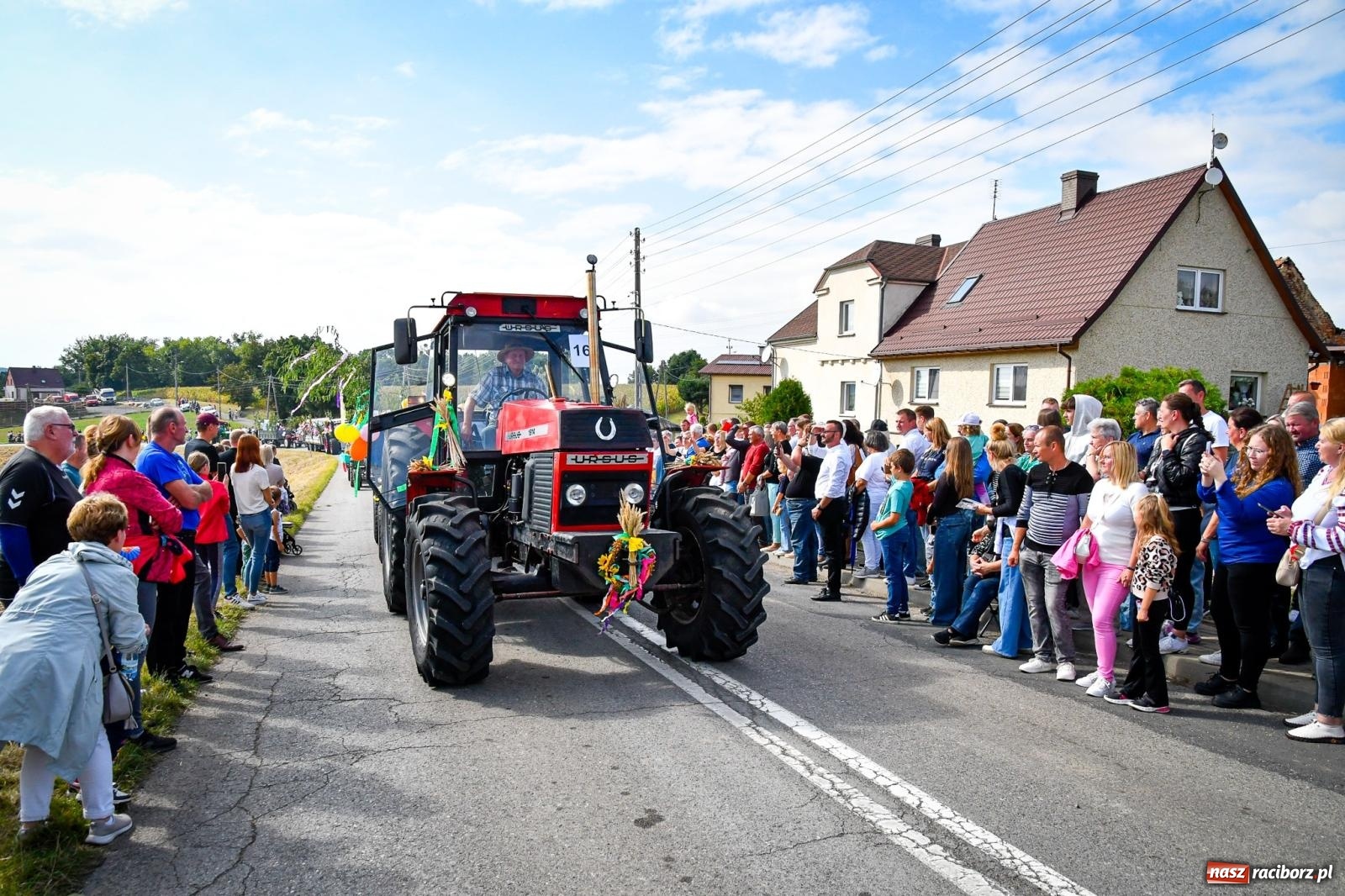 Zdjęcie w galerii na portalu naszraciborz.pl: Dożynki gminy Krzyżanowice w Owsiszczach. Imponujący korowód w międzynarodowym towarzystwie [FOTO i WIDEO] wiadomości z regionu