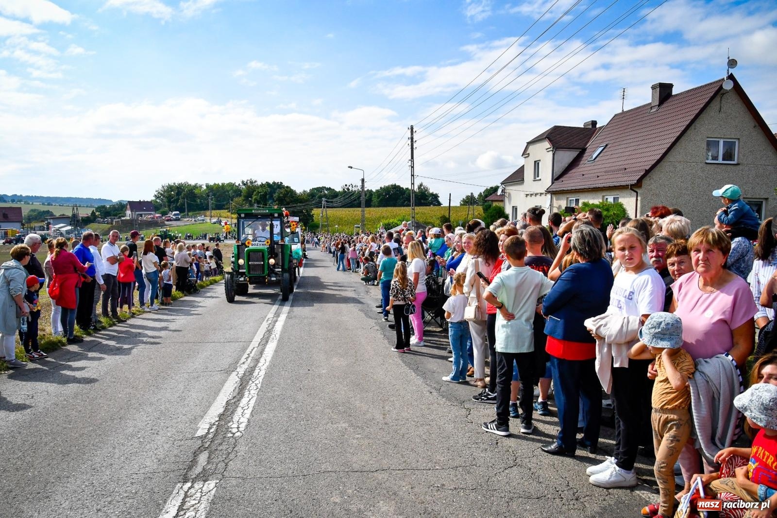 Zdjęcie w galerii na portalu naszraciborz.pl: Dożynki gminy Krzyżanowice w Owsiszczach. Imponujący korowód w międzynarodowym towarzystwie [FOTO i WIDEO] wiadomości z regionu