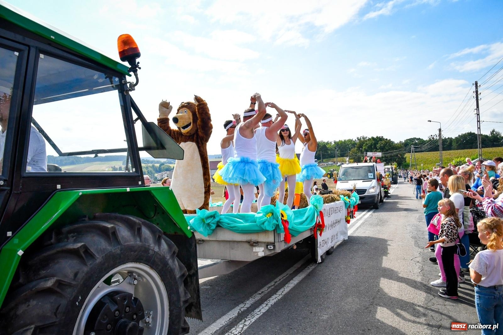 Zdjęcie w galerii na portalu naszraciborz.pl: Dożynki gminy Krzyżanowice w Owsiszczach. Imponujący korowód w międzynarodowym towarzystwie [FOTO i WIDEO] wiadomości z regionu