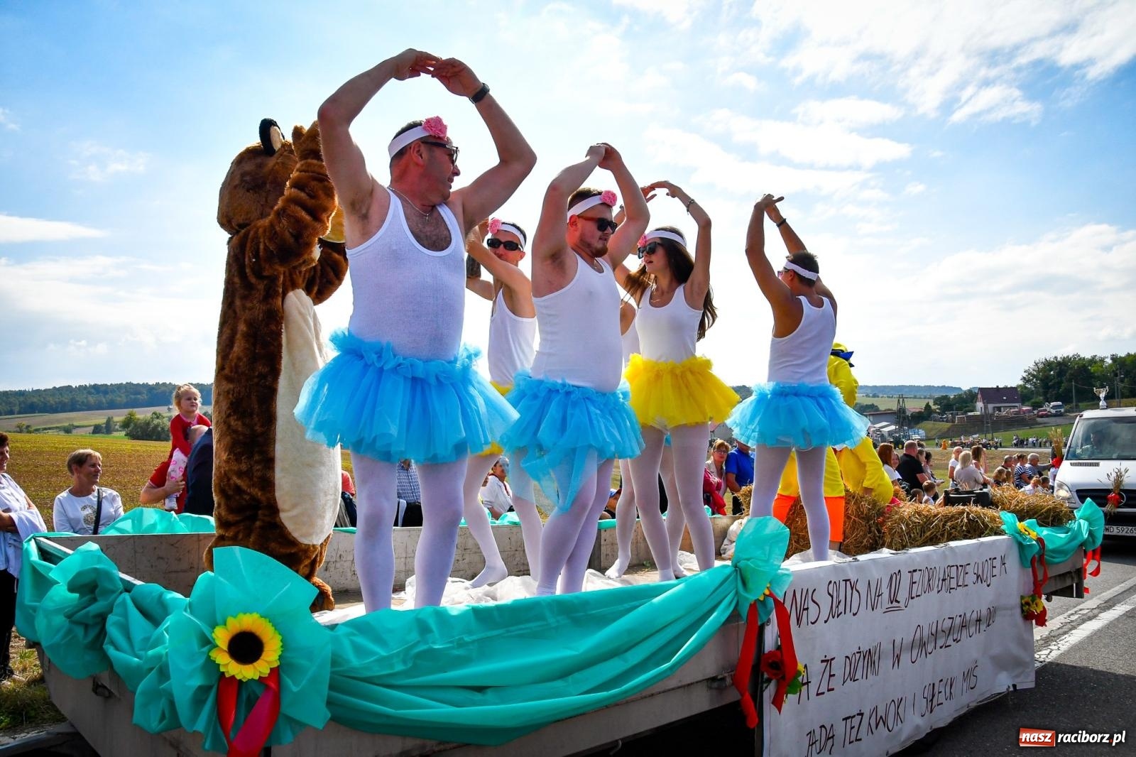 Zdjęcie w galerii na portalu naszraciborz.pl: Dożynki gminy Krzyżanowice w Owsiszczach. Imponujący korowód w międzynarodowym towarzystwie [FOTO i WIDEO] wiadomości z regionu